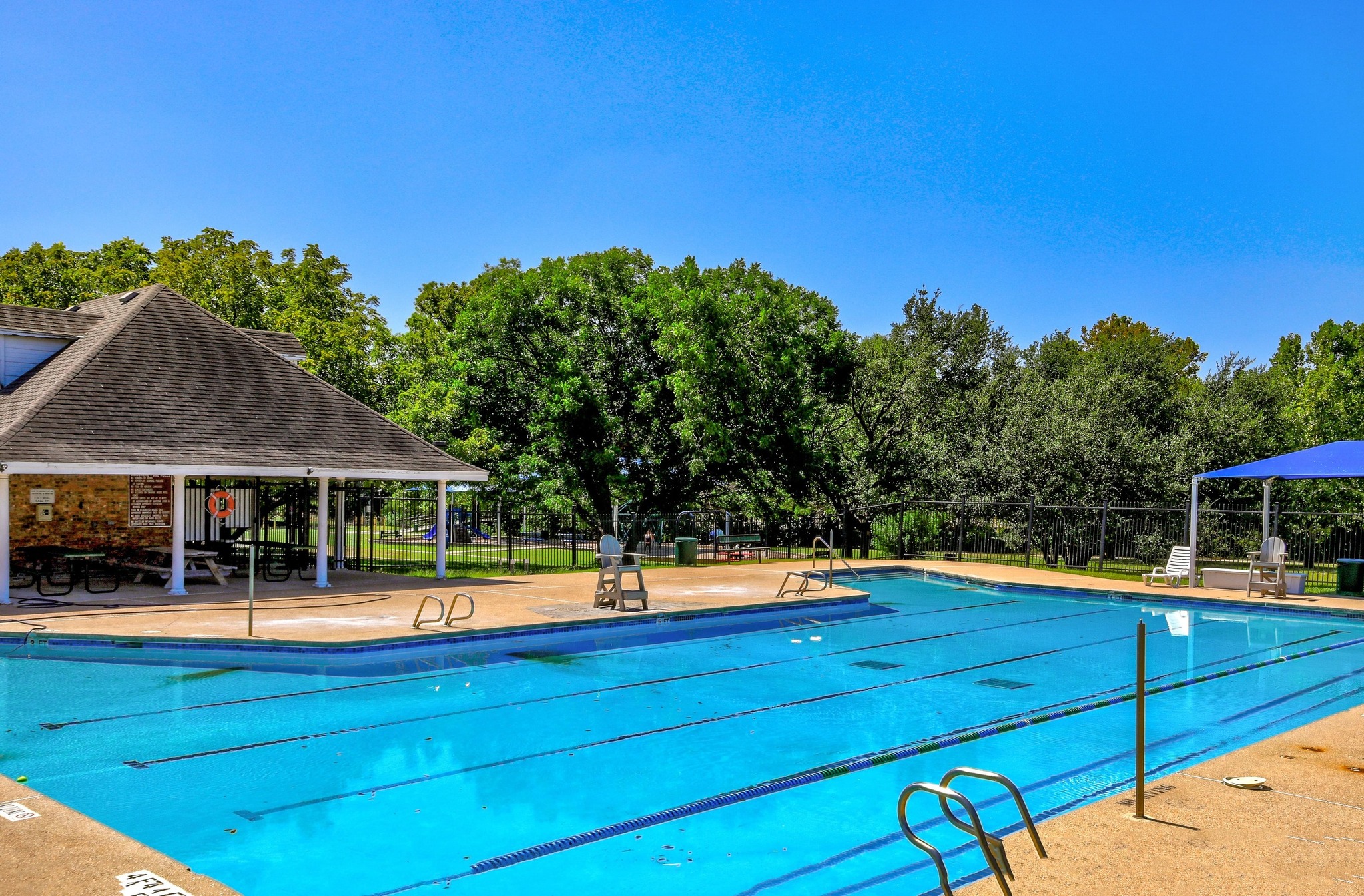 main property photo 25