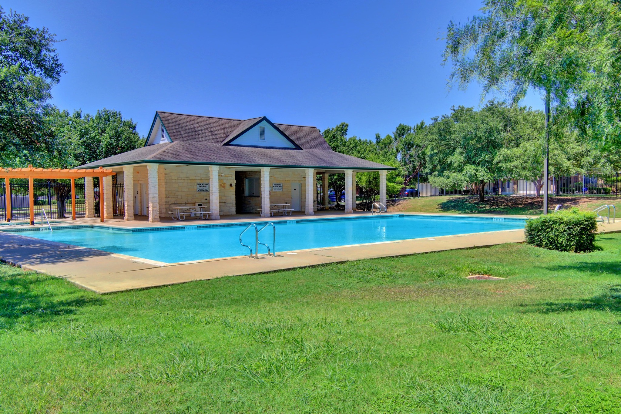 main property photo 26