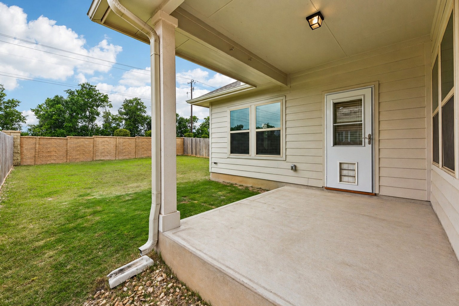 main property photo 23