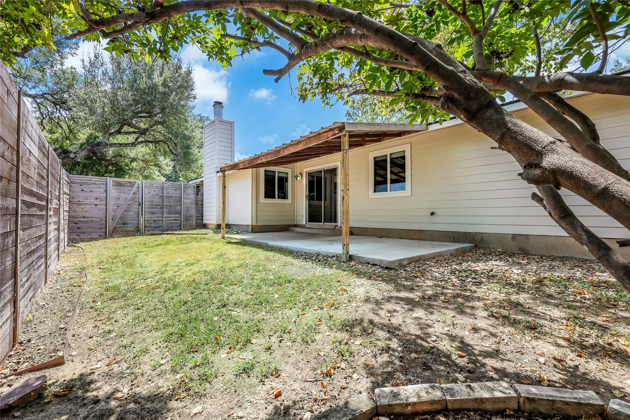 main property photo 19
