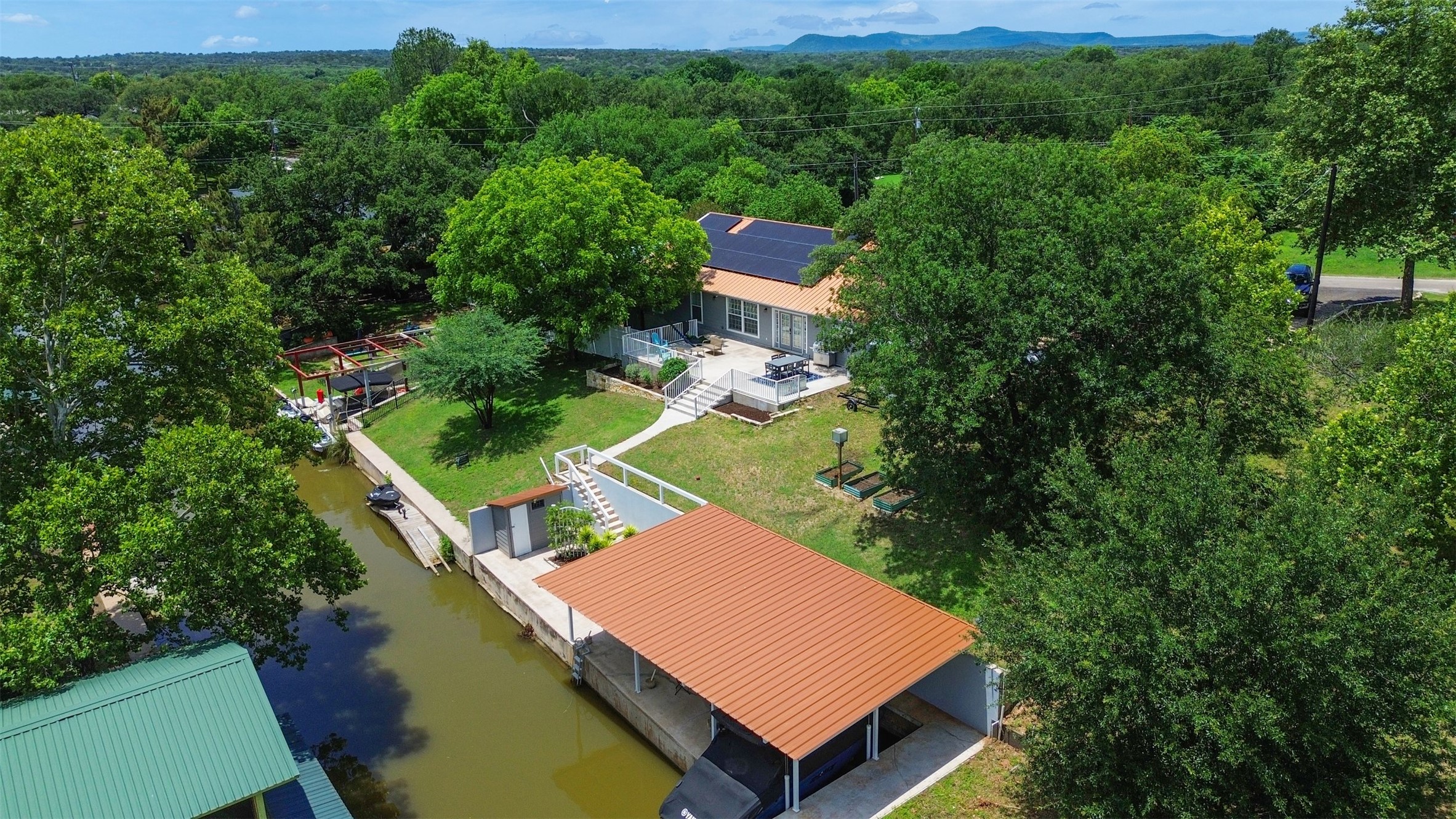 main property photo 29
