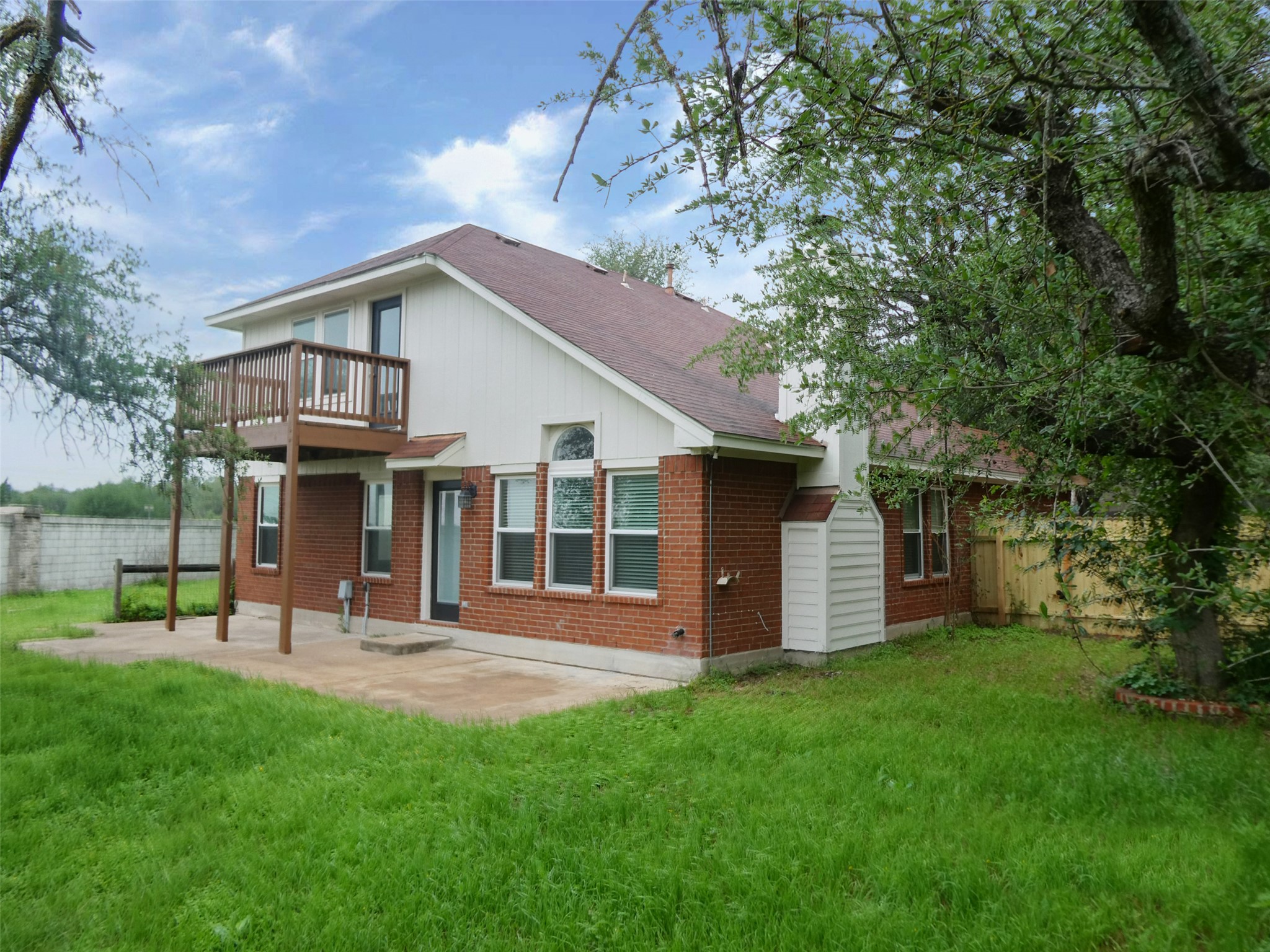 main property photo 25