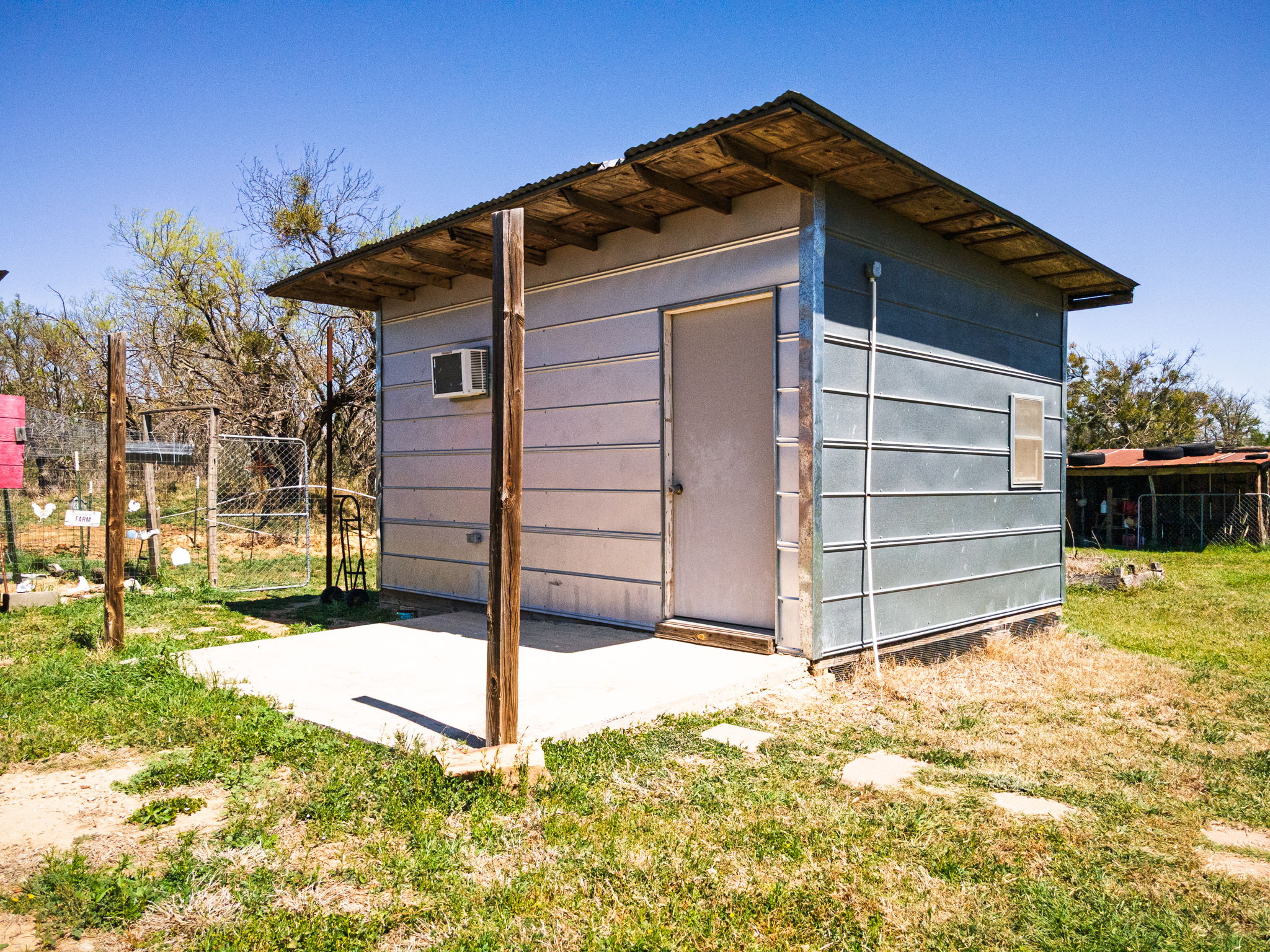 main property photo 34