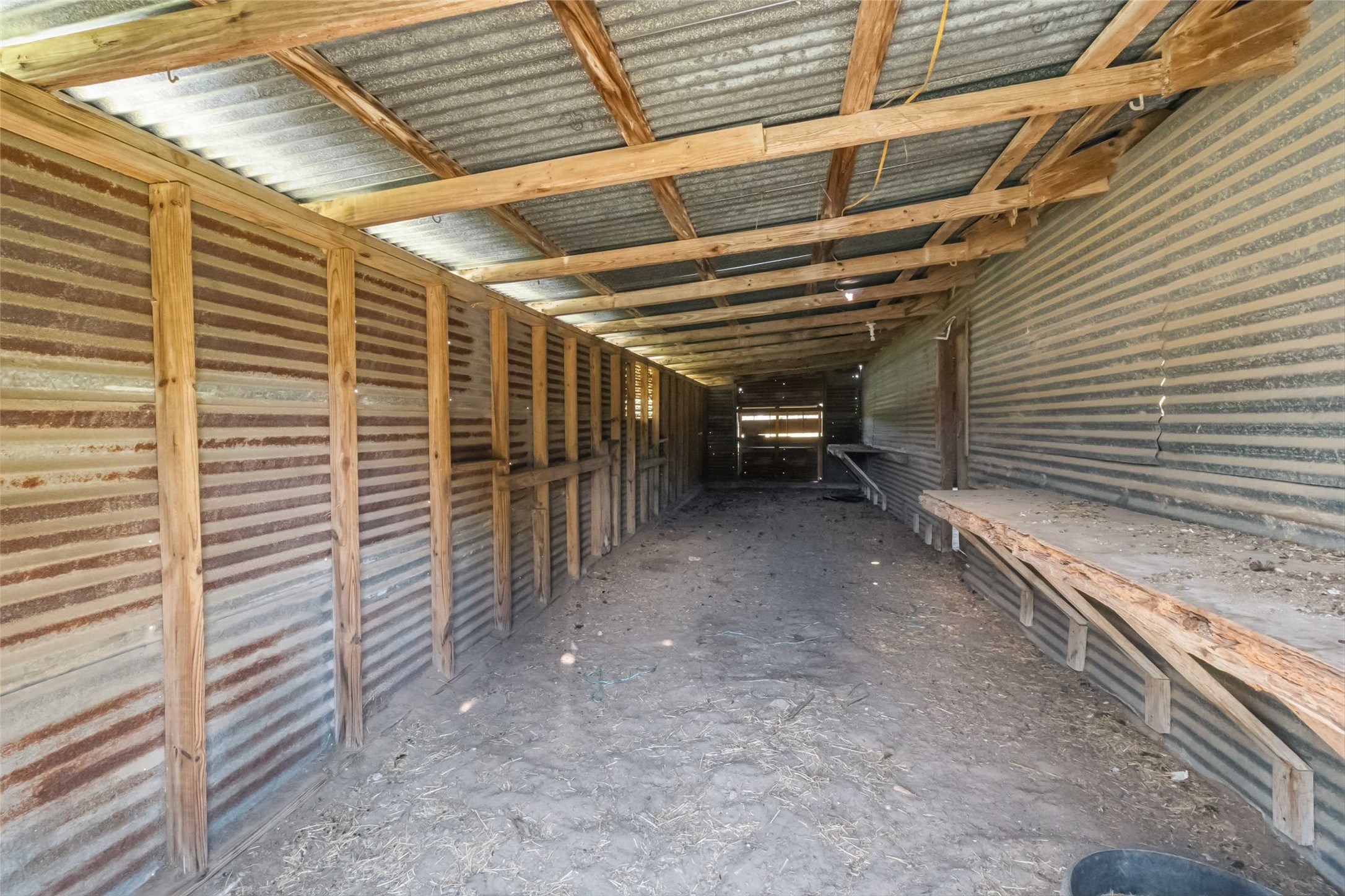 main property photo 25