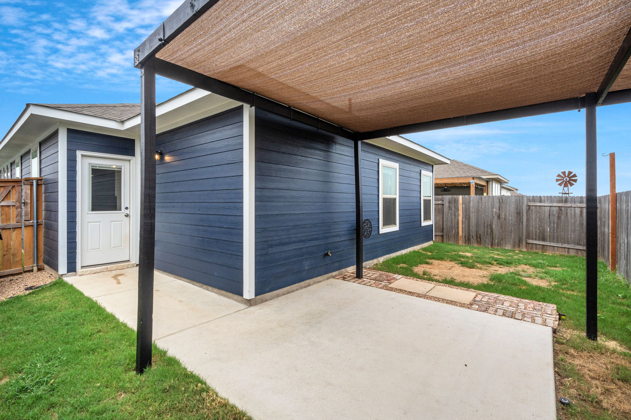 main property photo 30