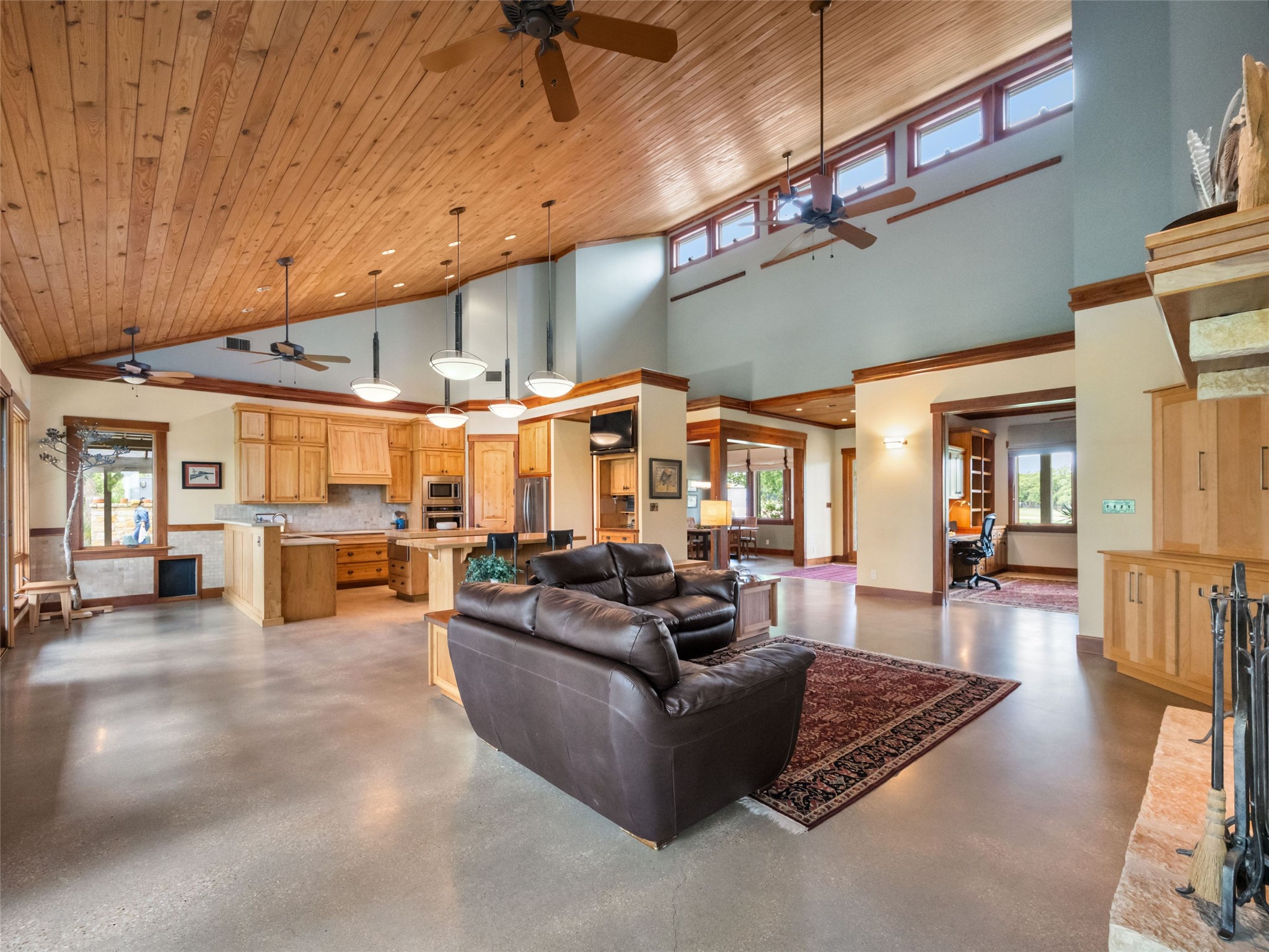 main property photo 6