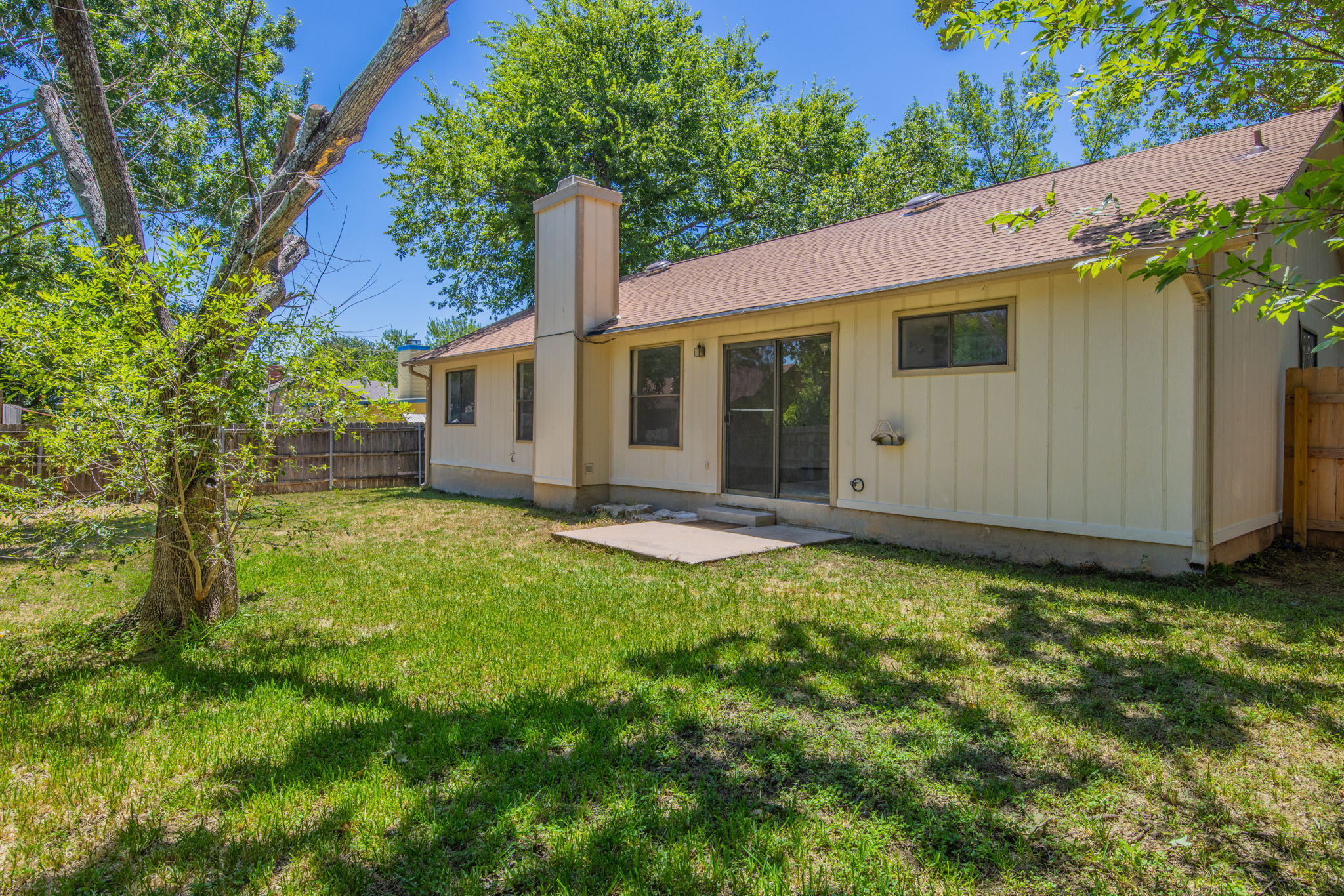 main property photo 23