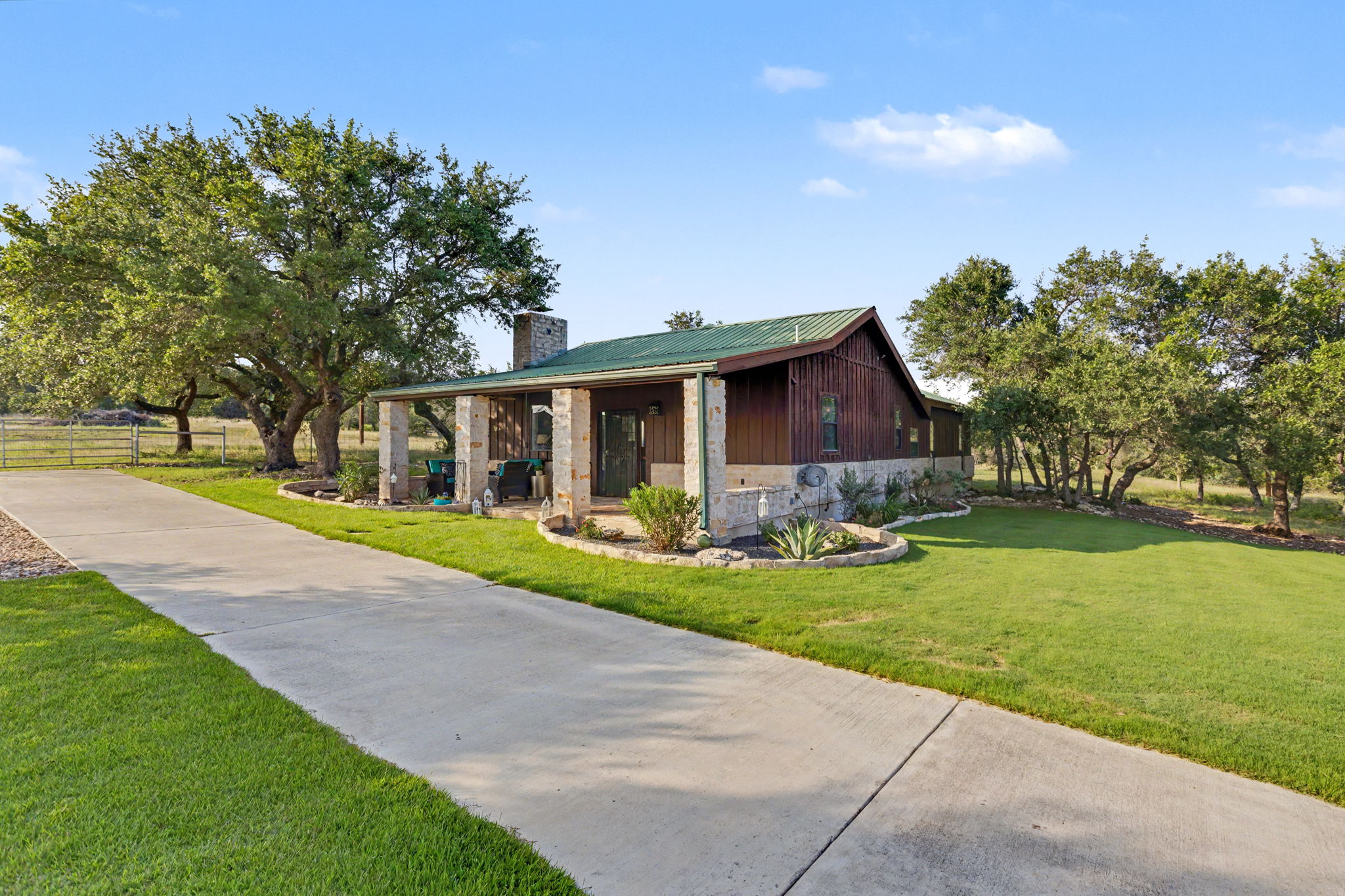 main property photo 29