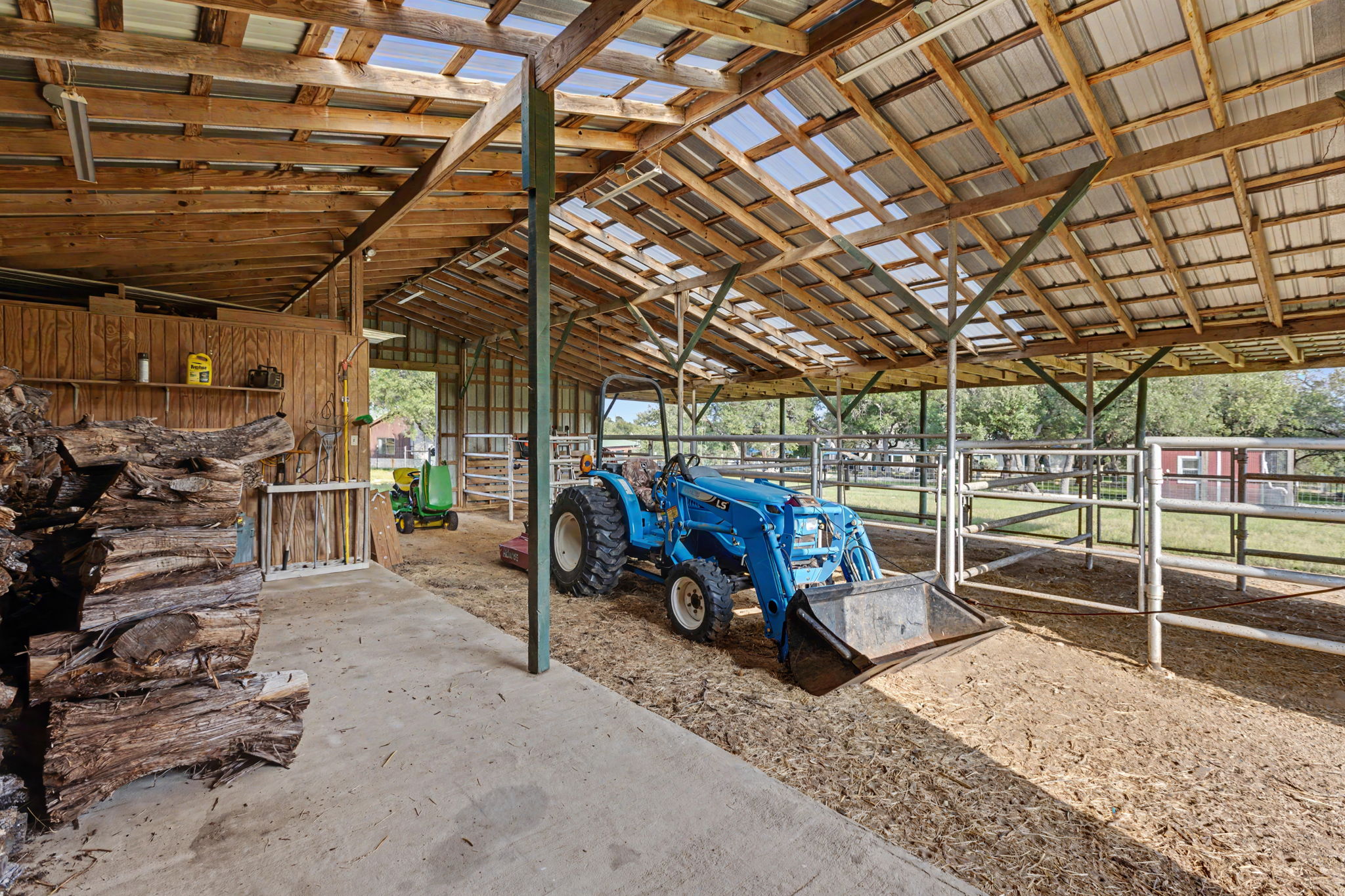 main property photo 38