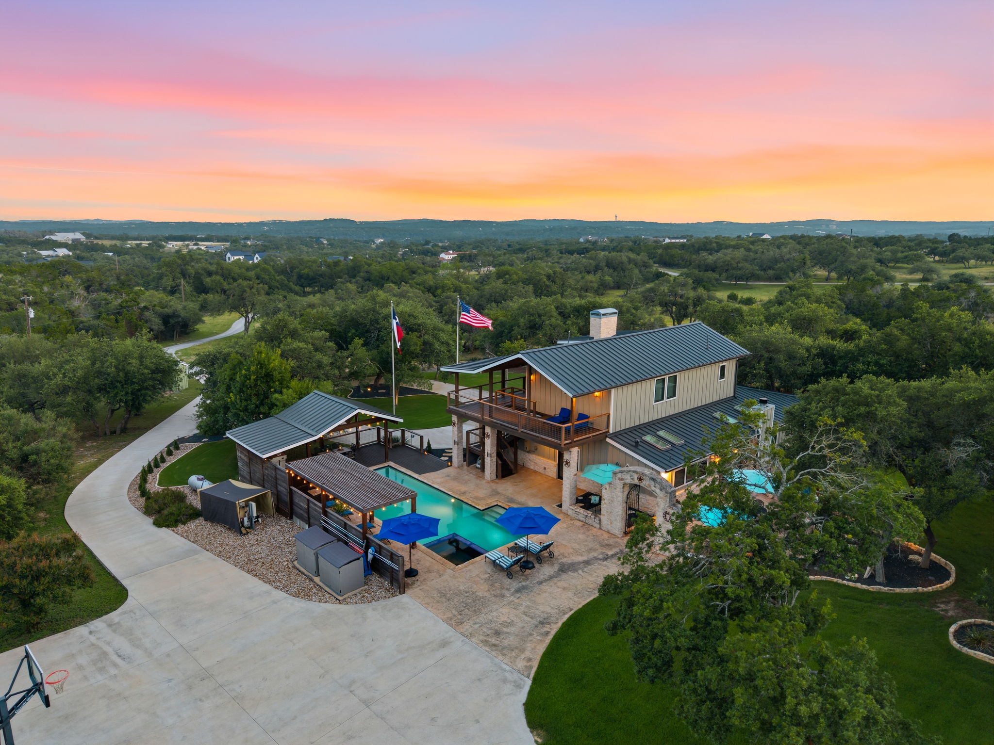 main property photo 4