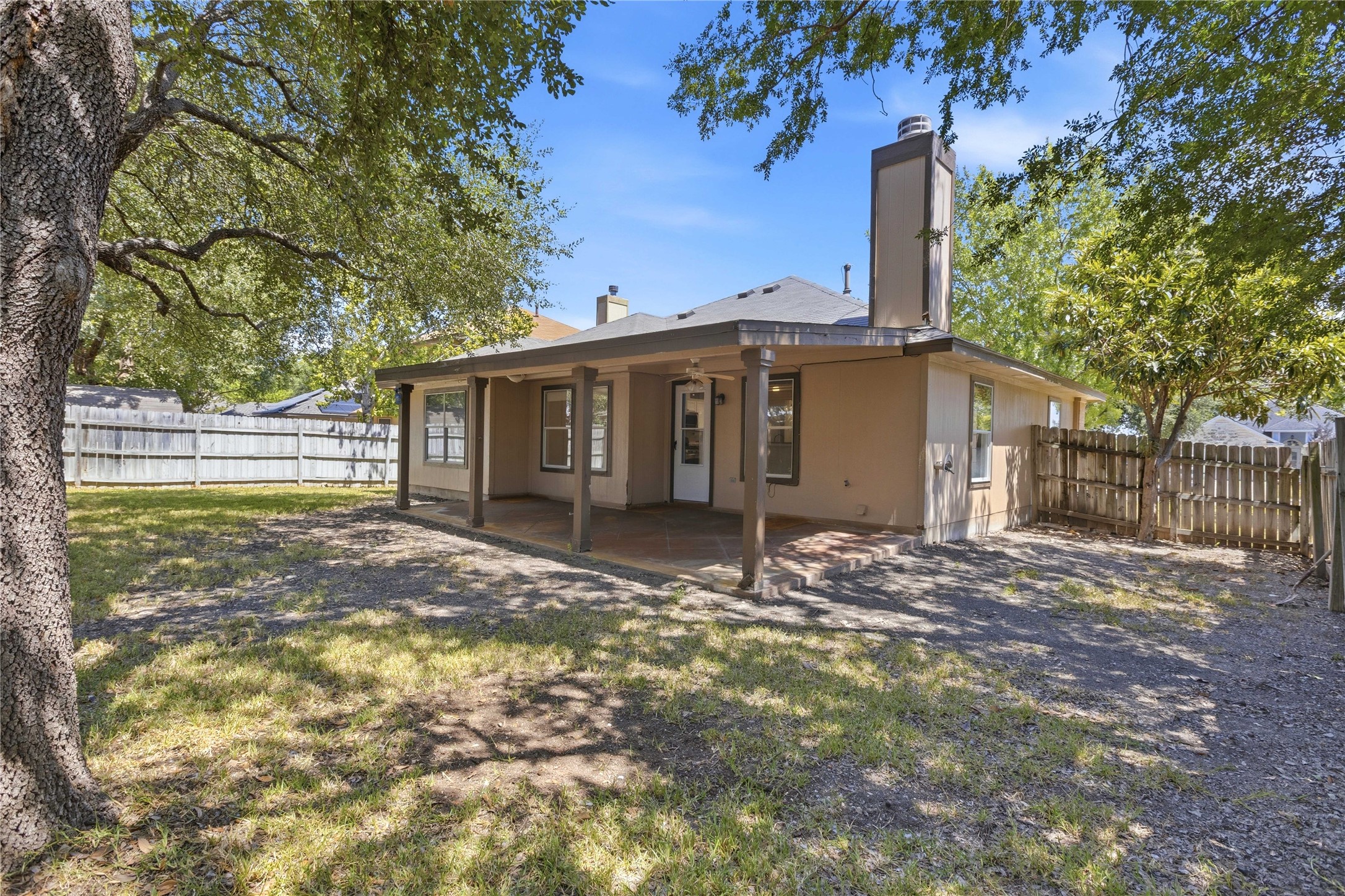 main property photo 30