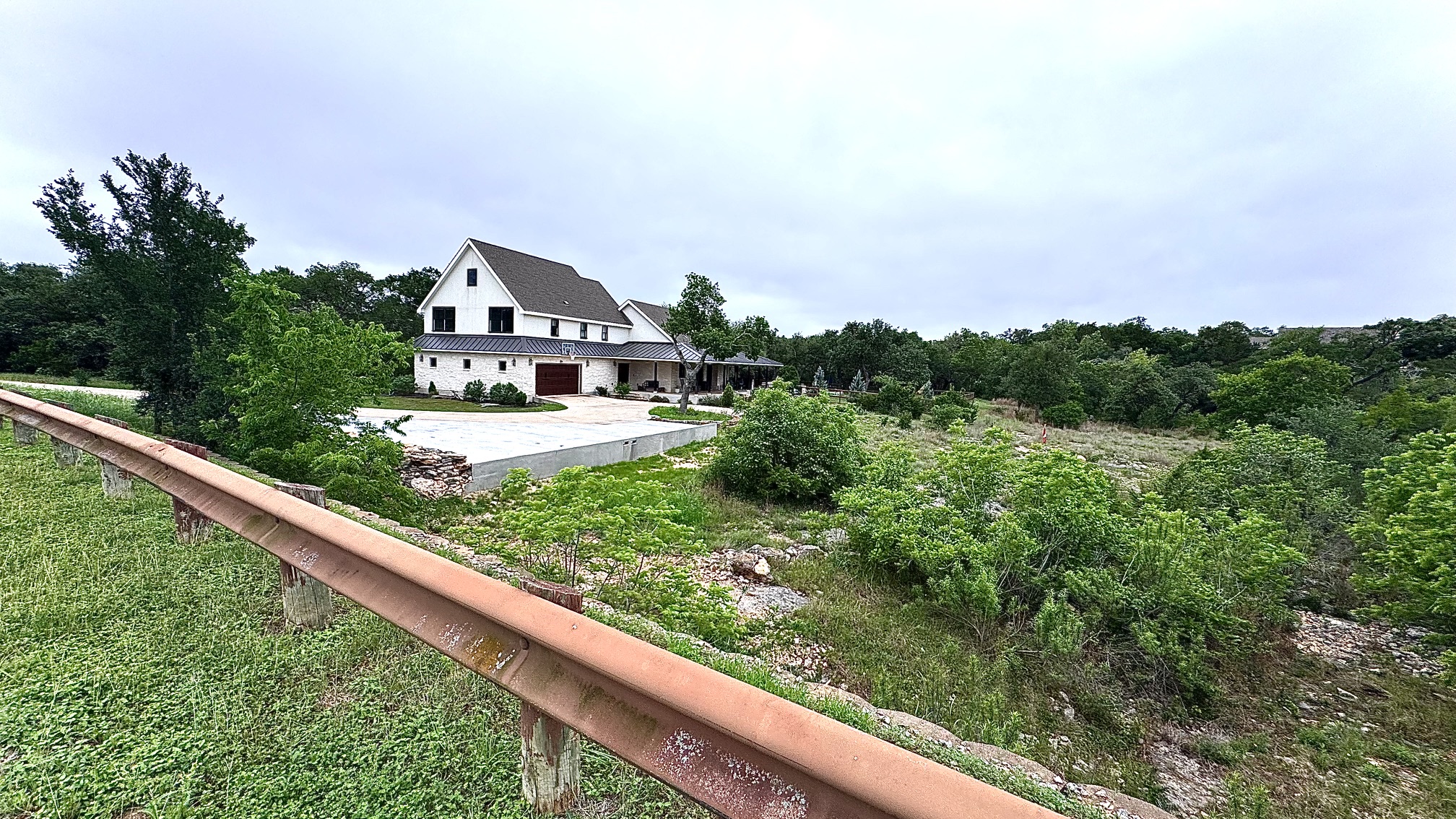 main property photo 13