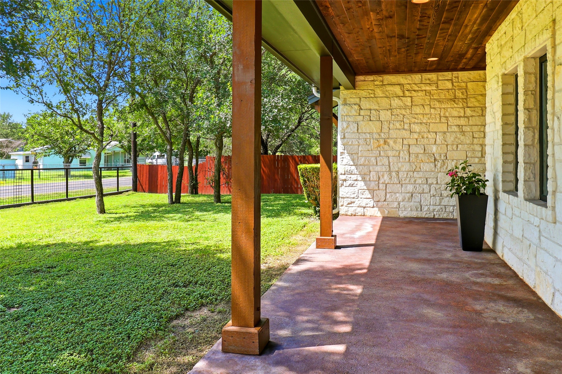 main property photo 38