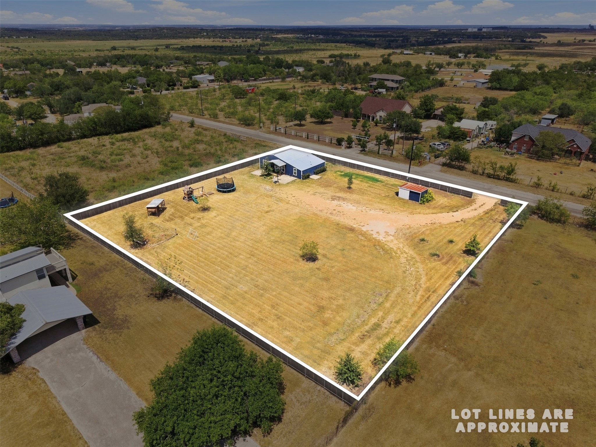 main property photo 28