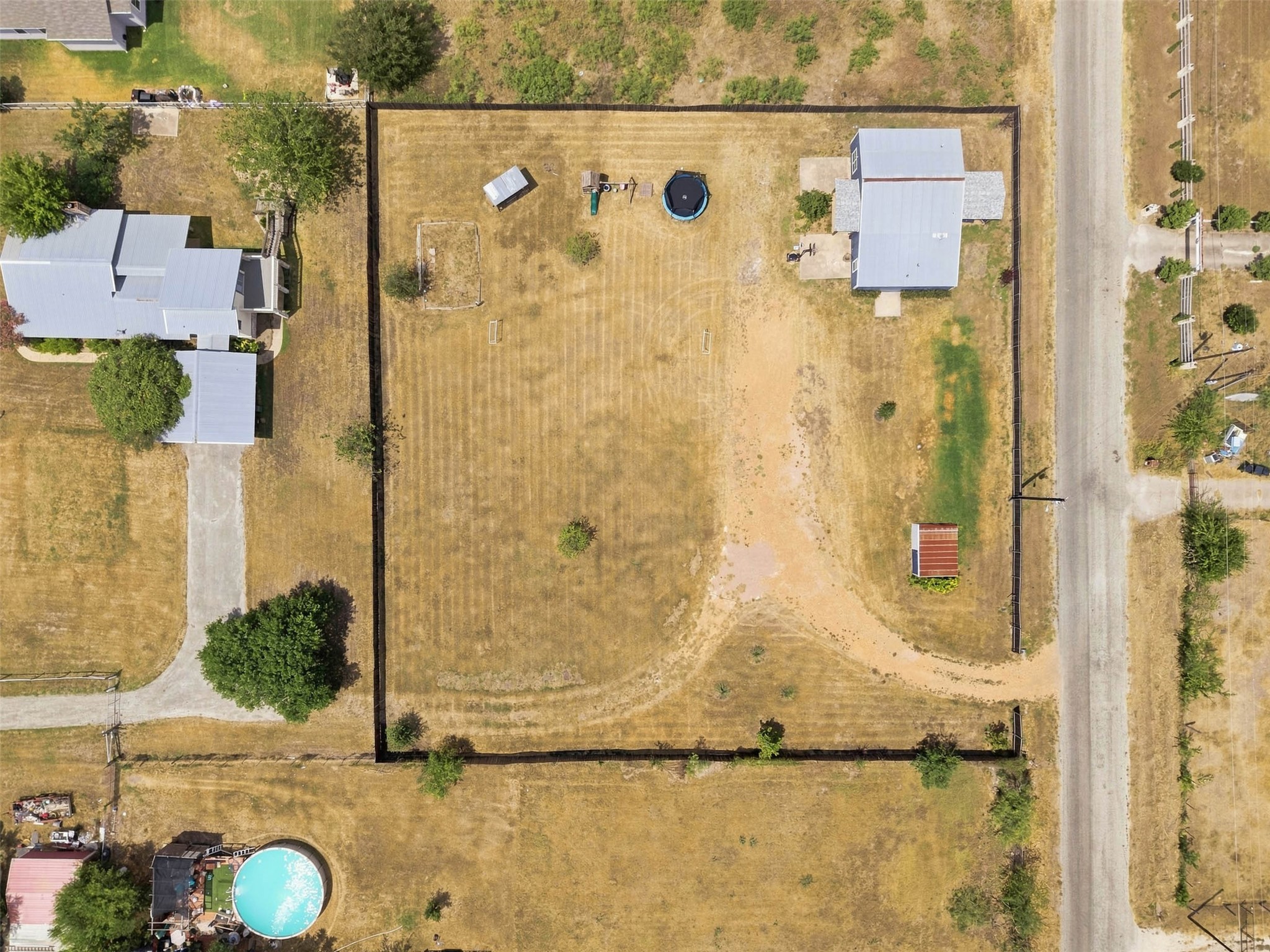 main property photo 29