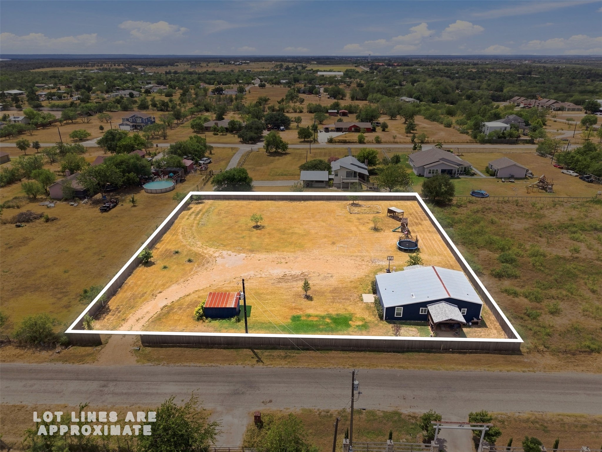 main property photo 30