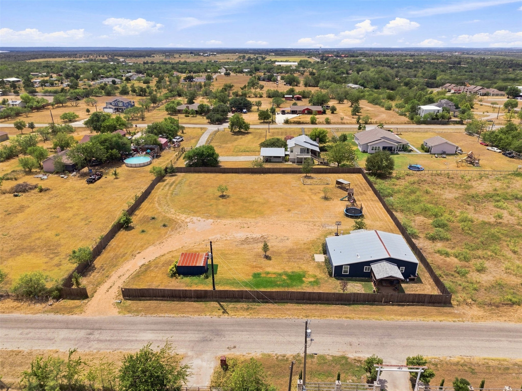 main property photo 31