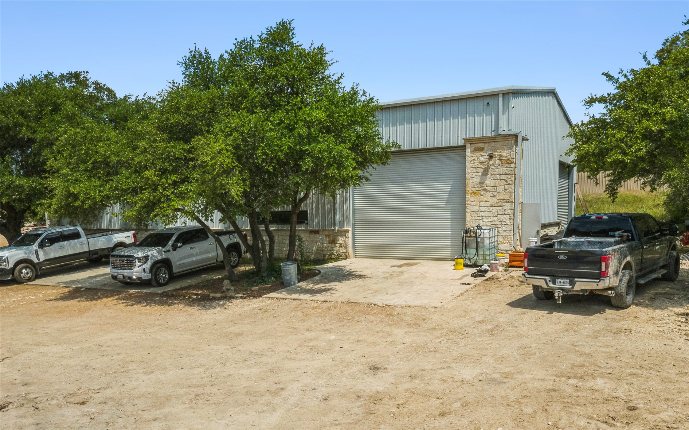 main property photo 18