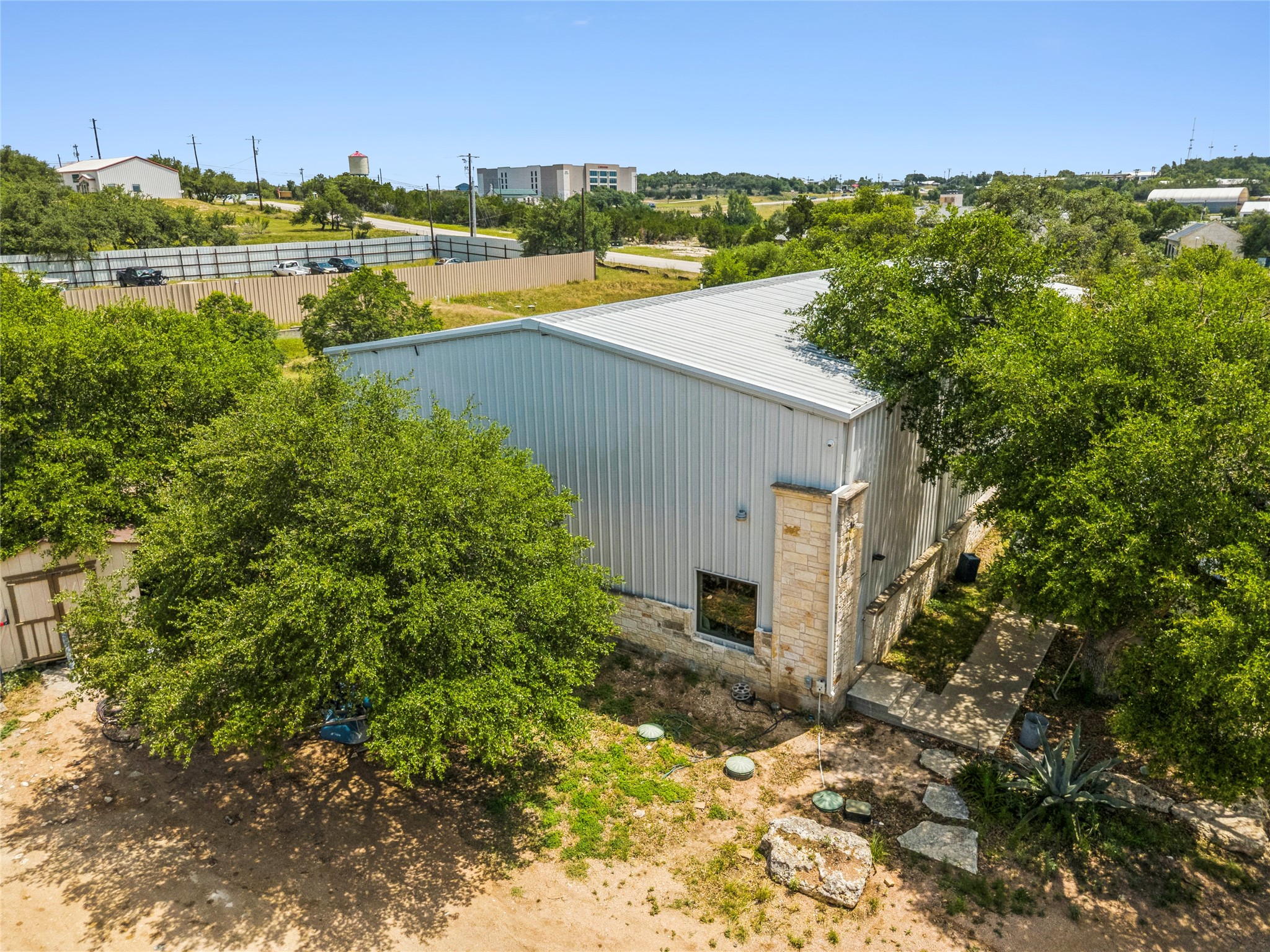 main property photo 20