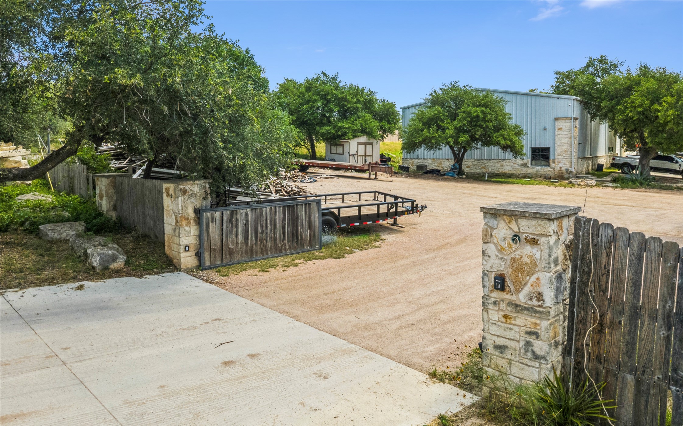 main property photo 22
