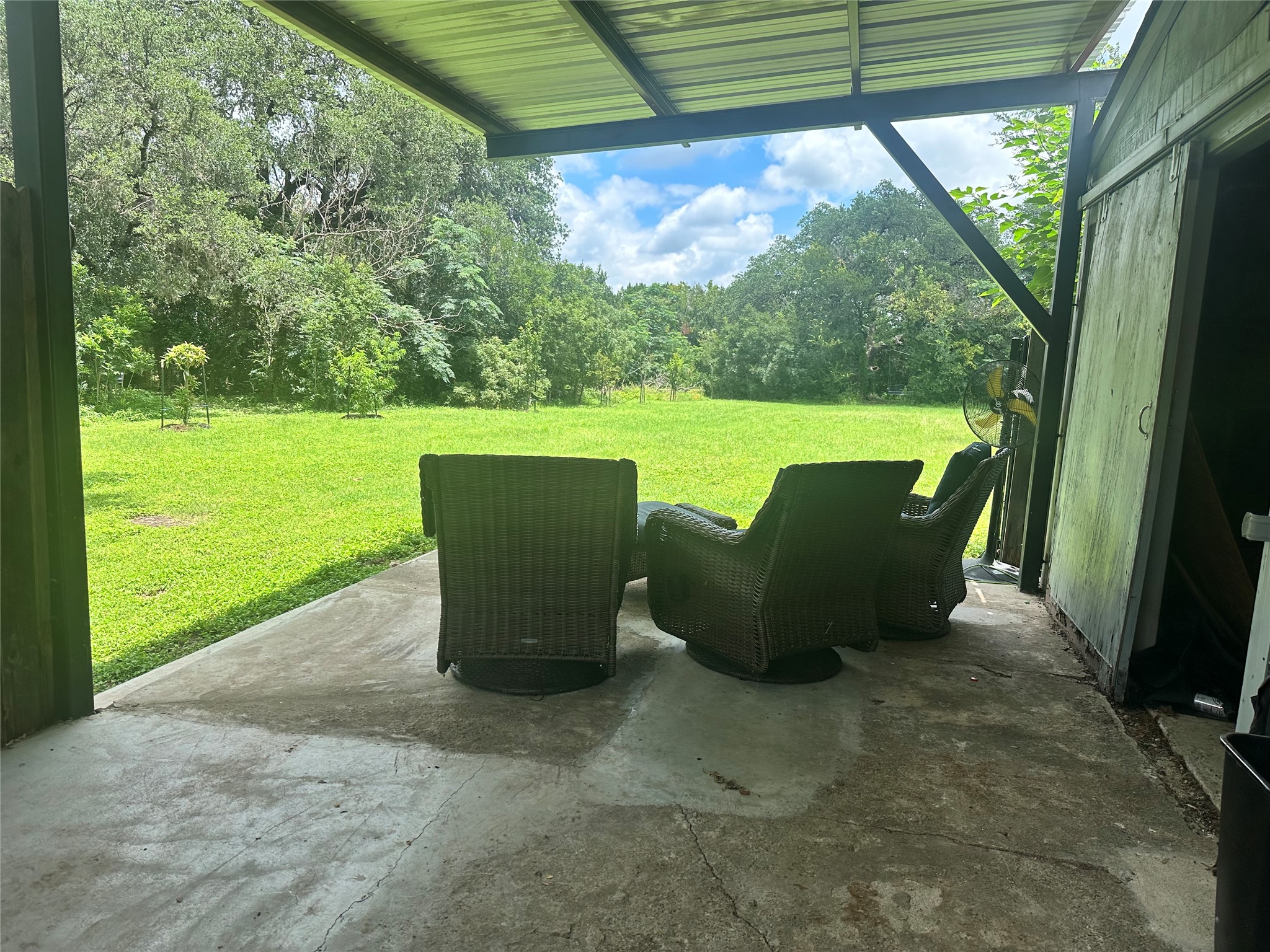 main property photo 34