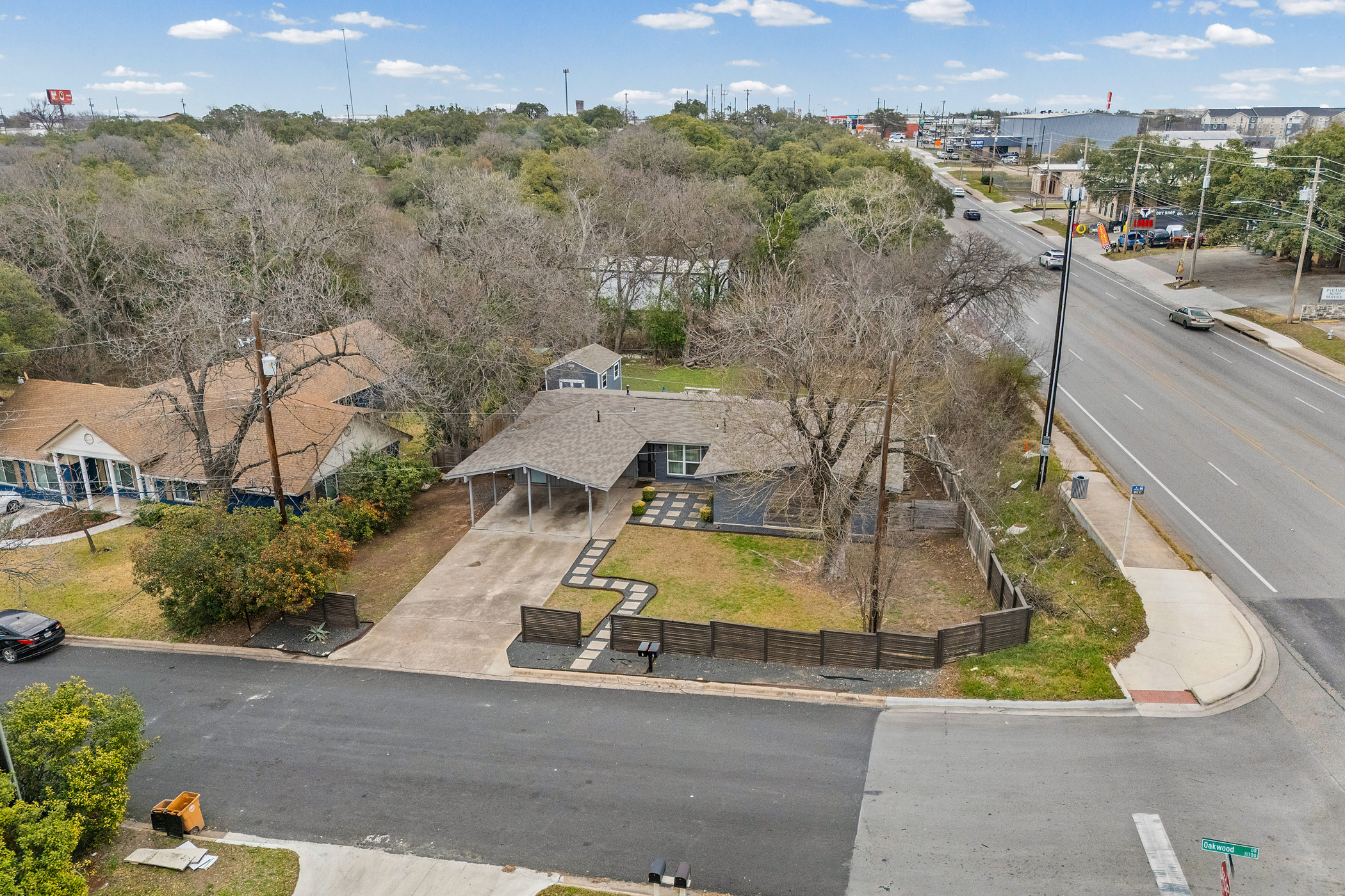 main property photo 19
