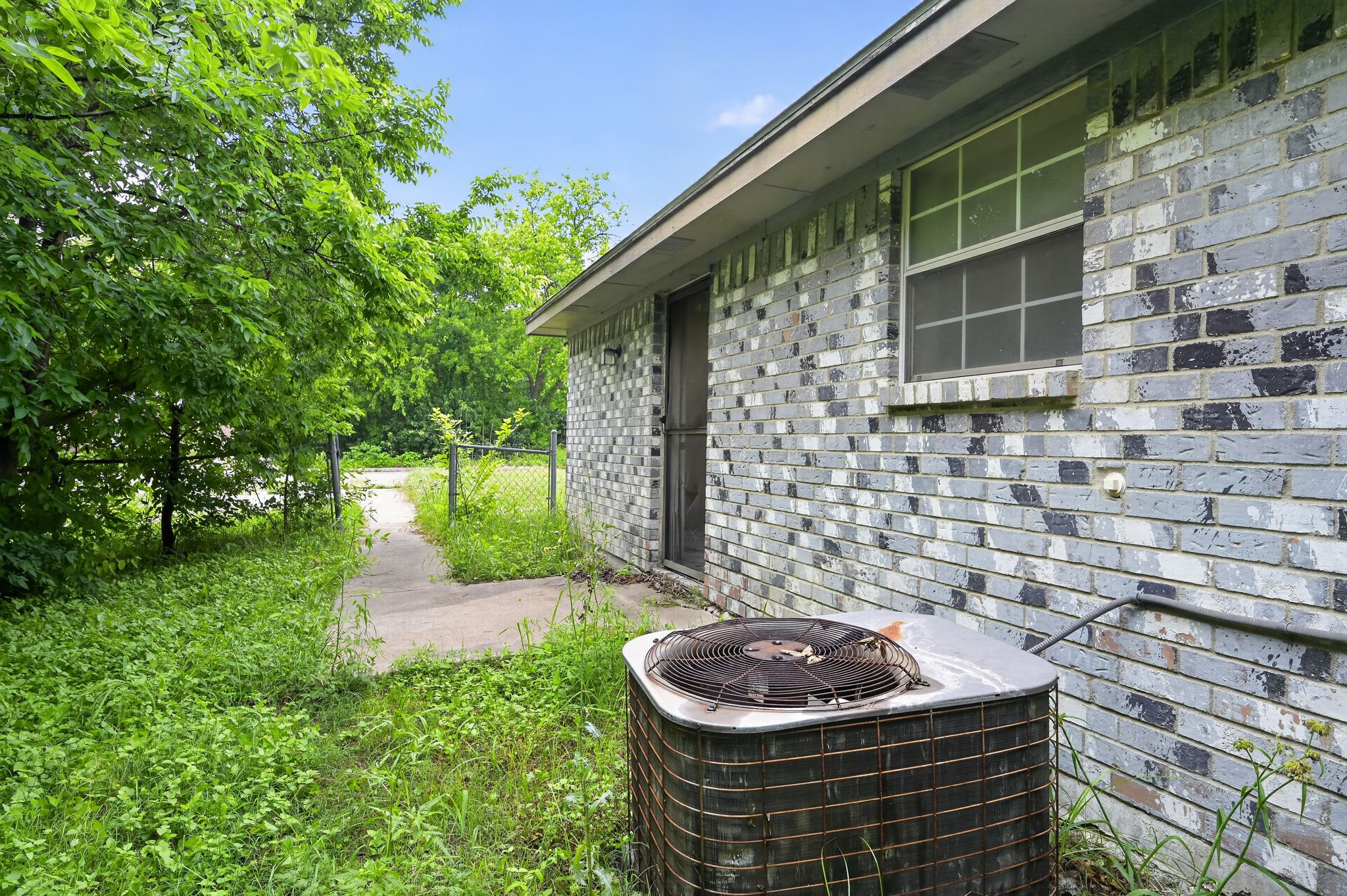 main property photo 25