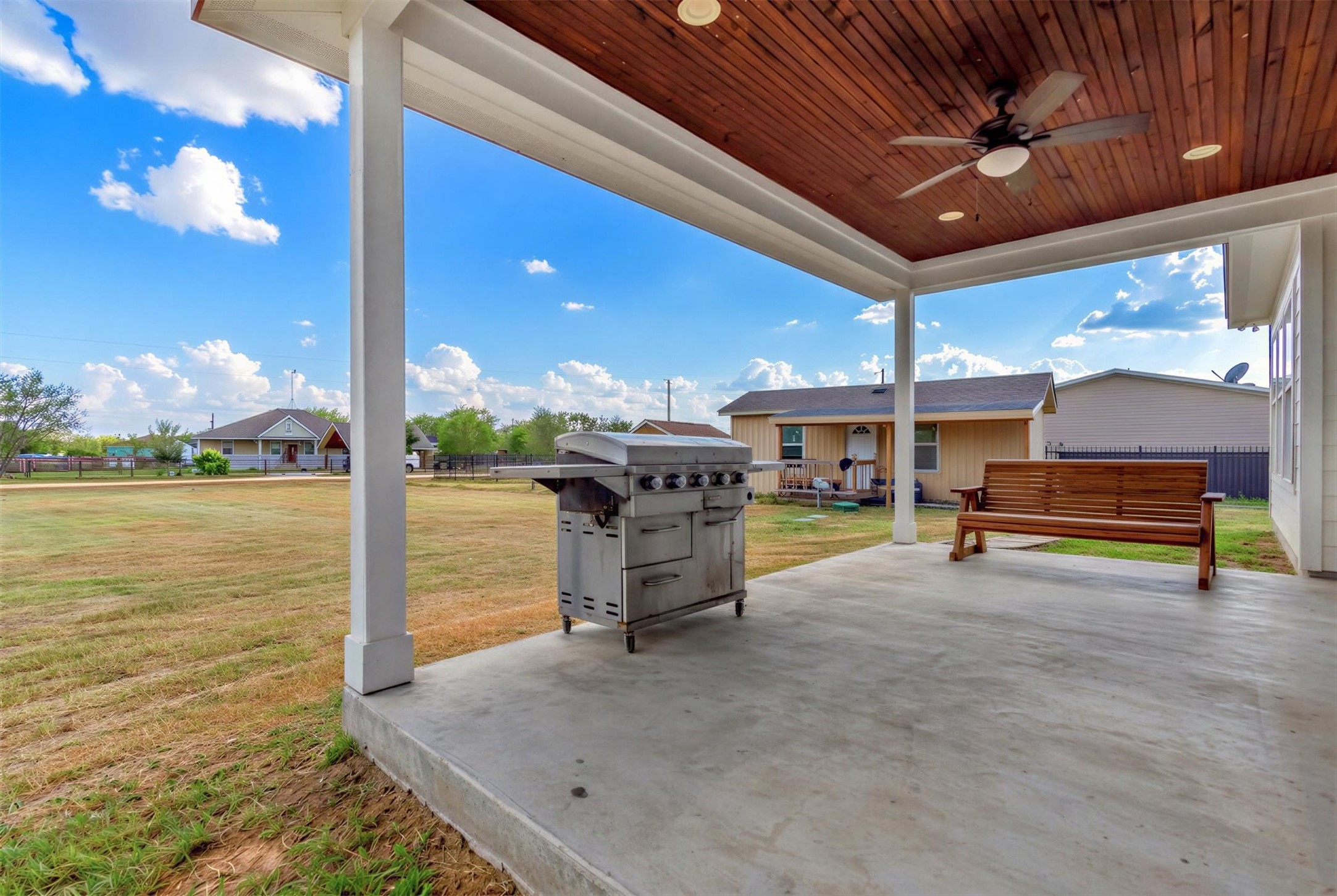 main property photo 23