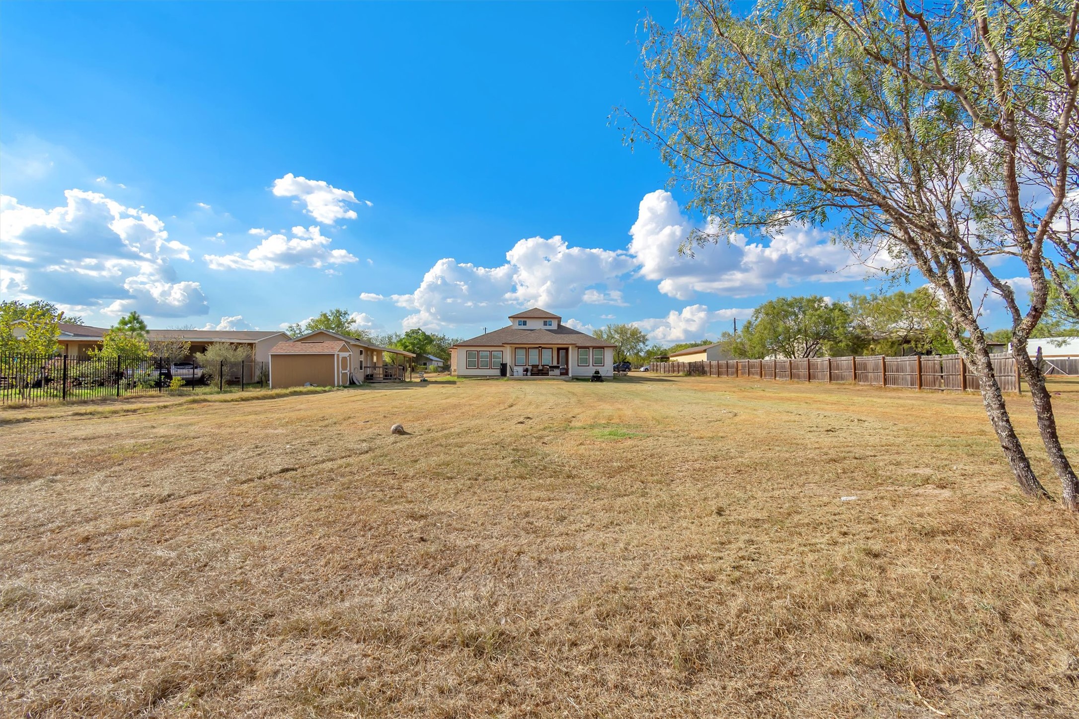 main property photo 24