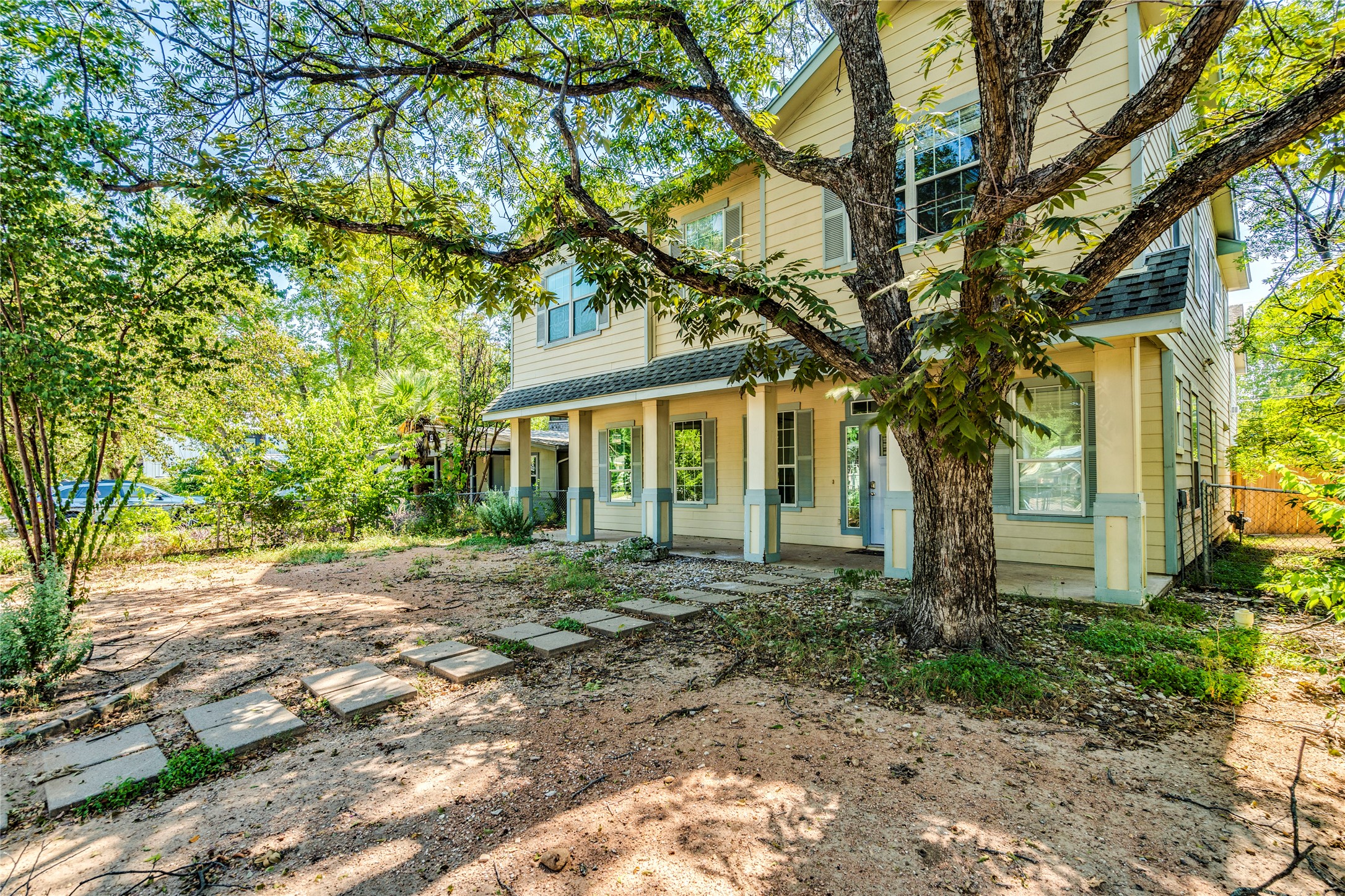 main property photo 32