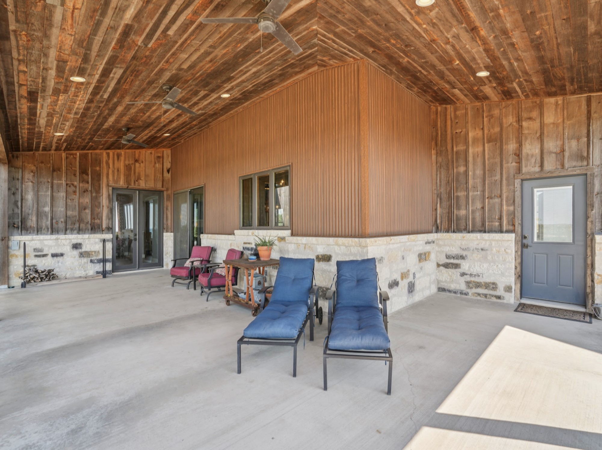 main property photo 37