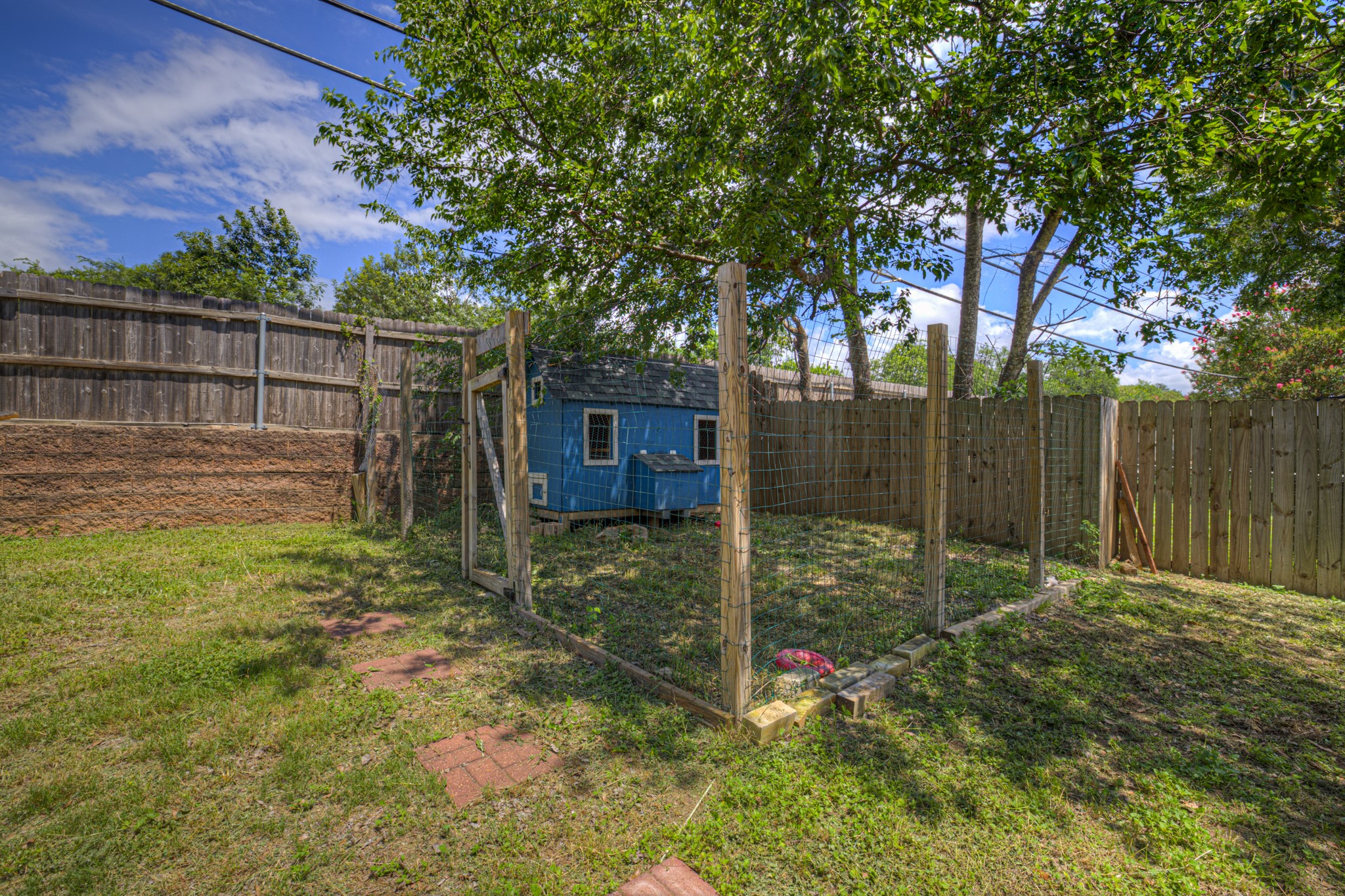 main property photo 33