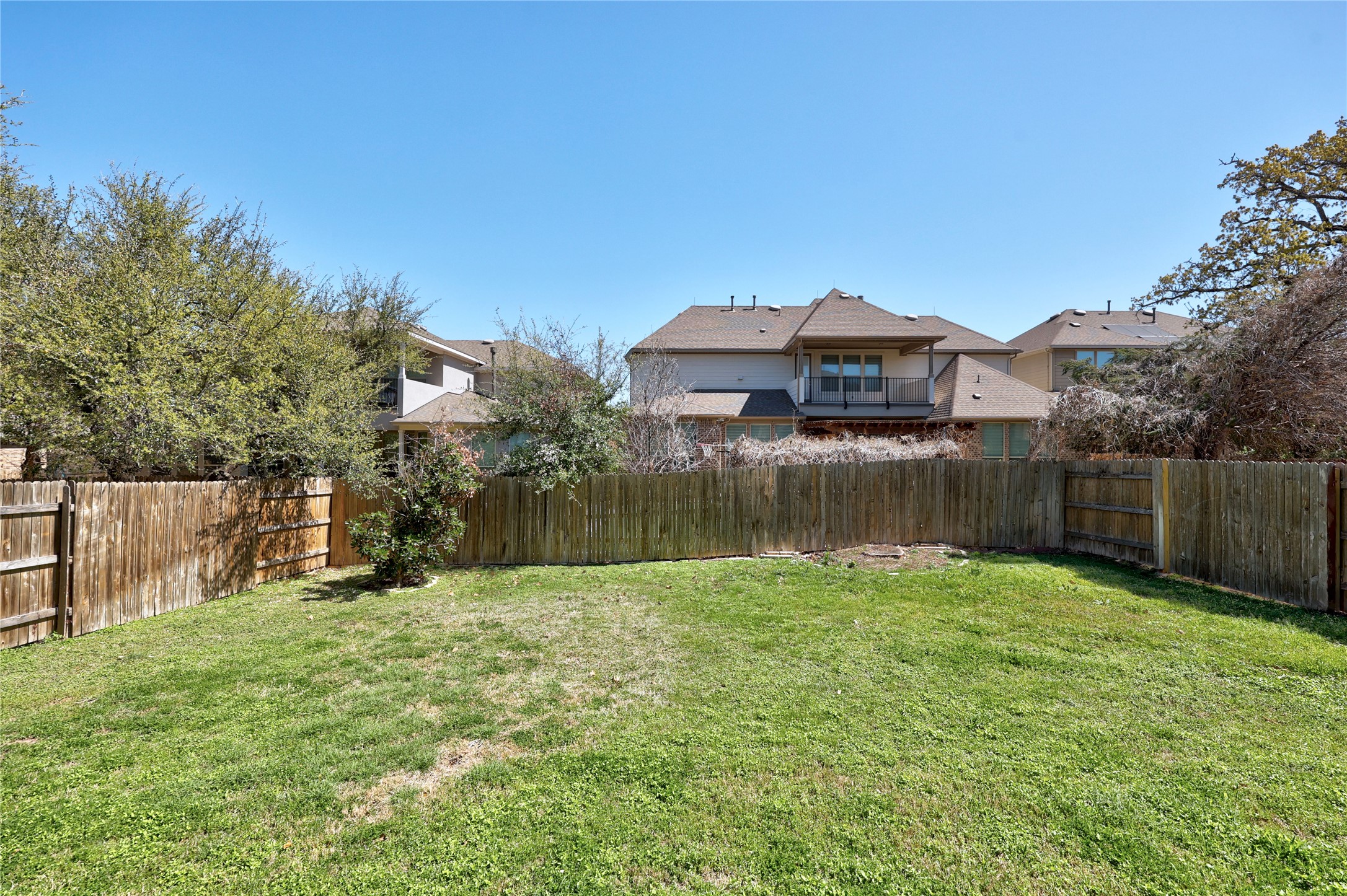 main property photo 30