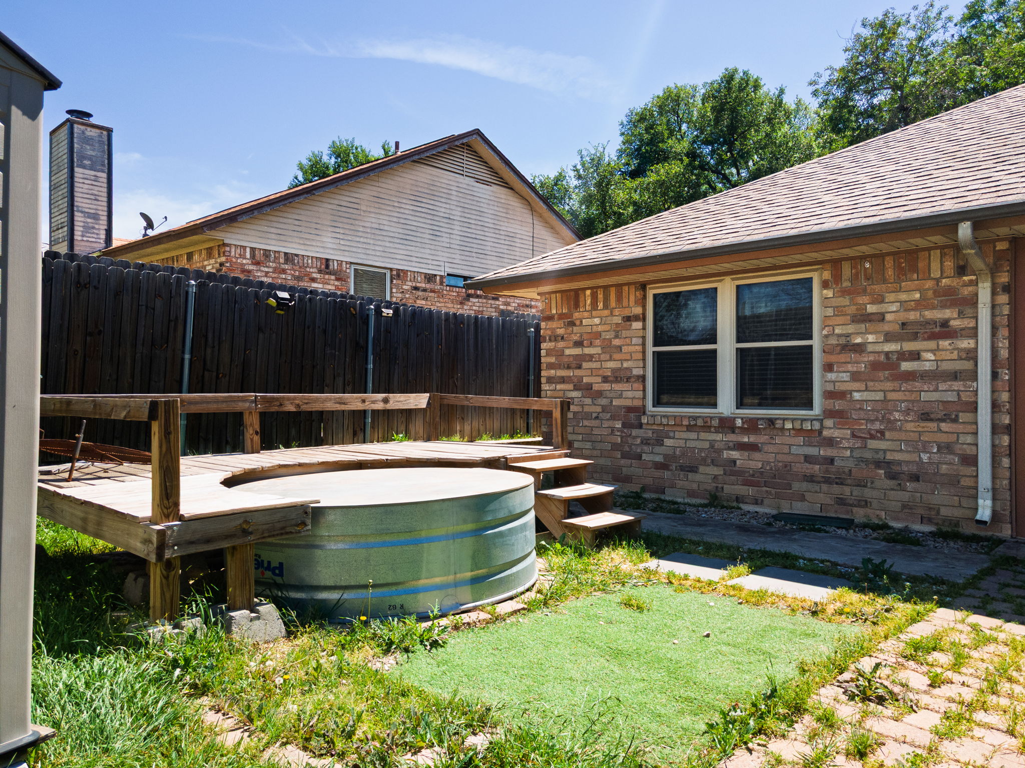 main property photo 30
