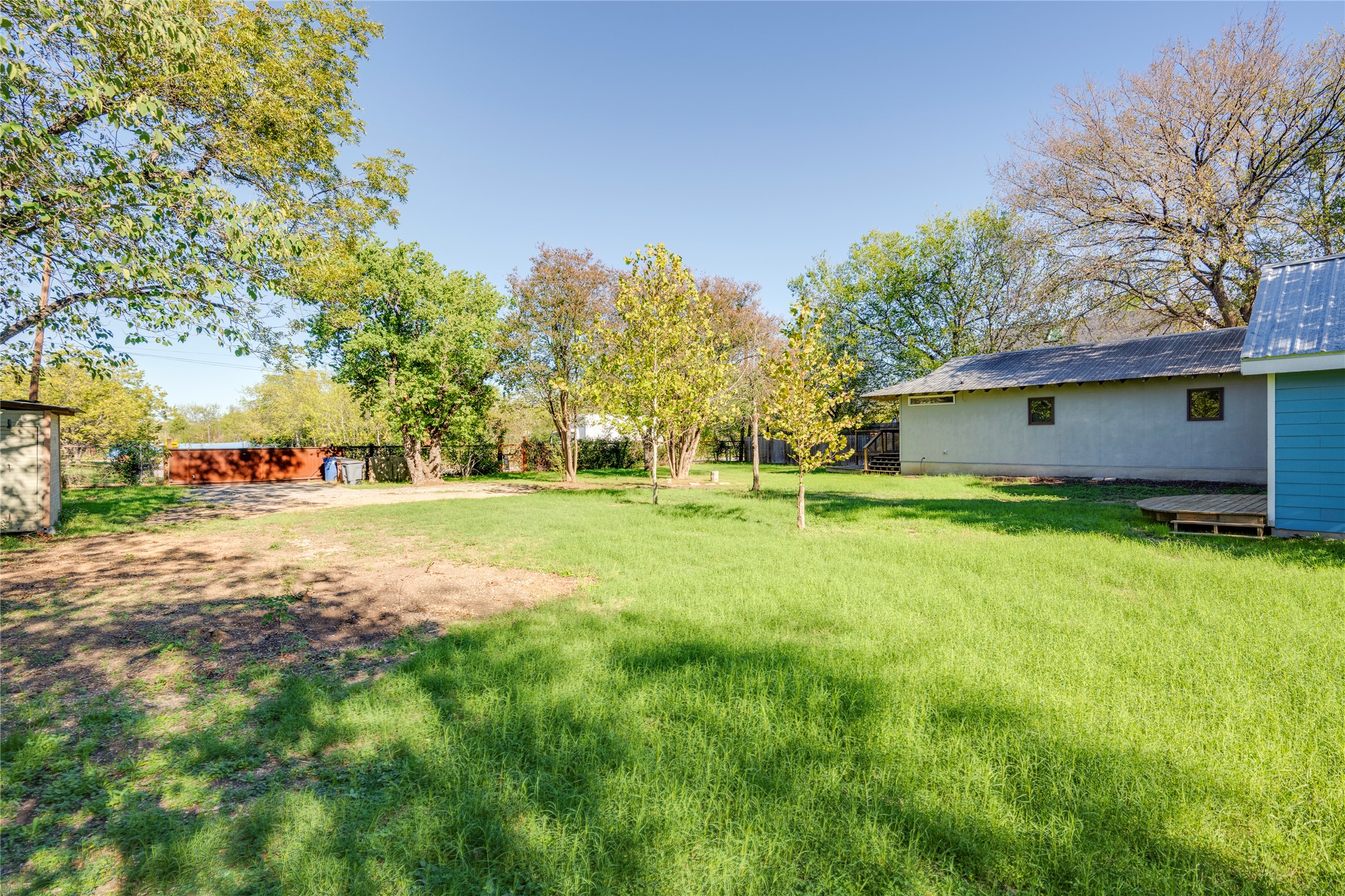 main property photo 6