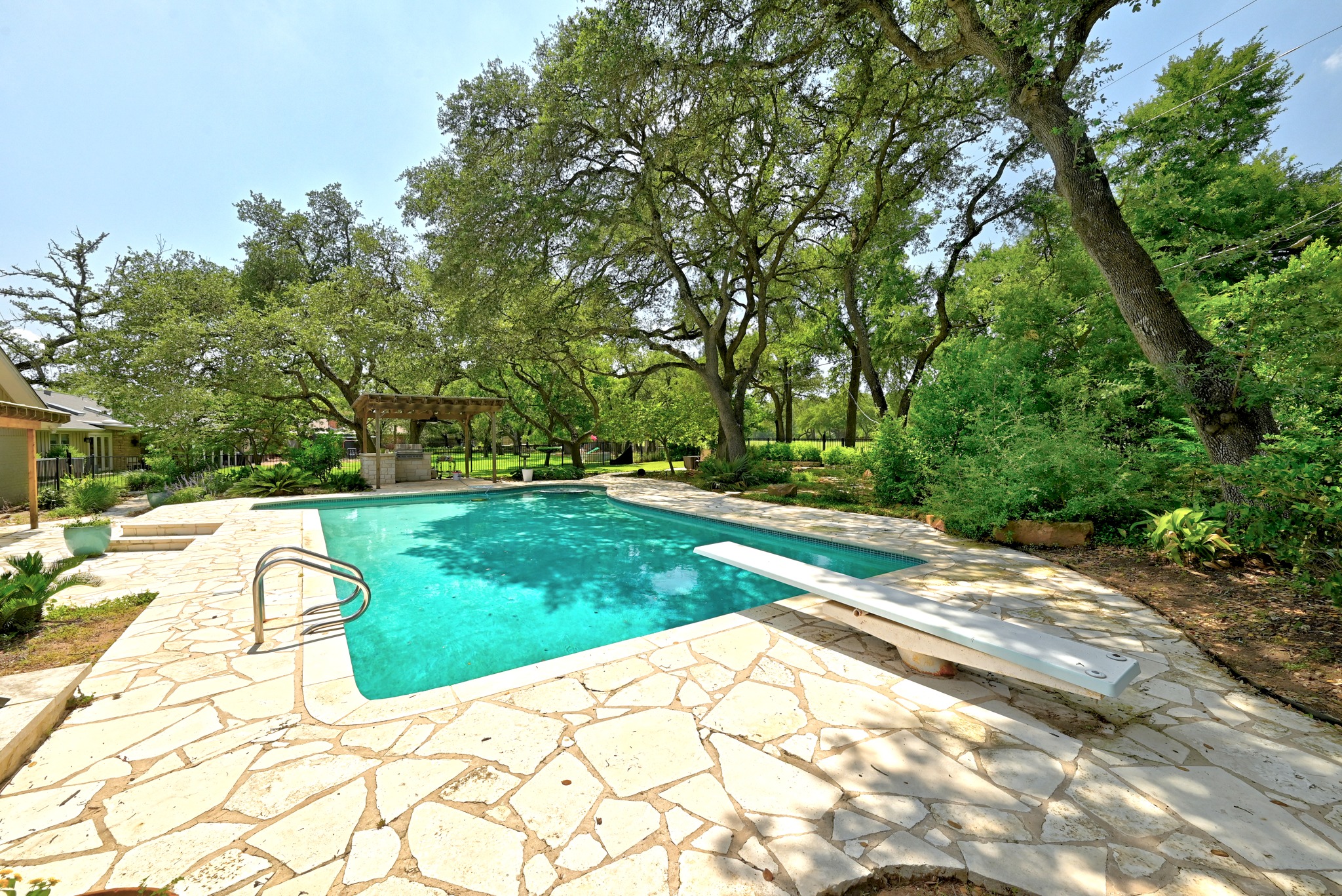 main property photo 29