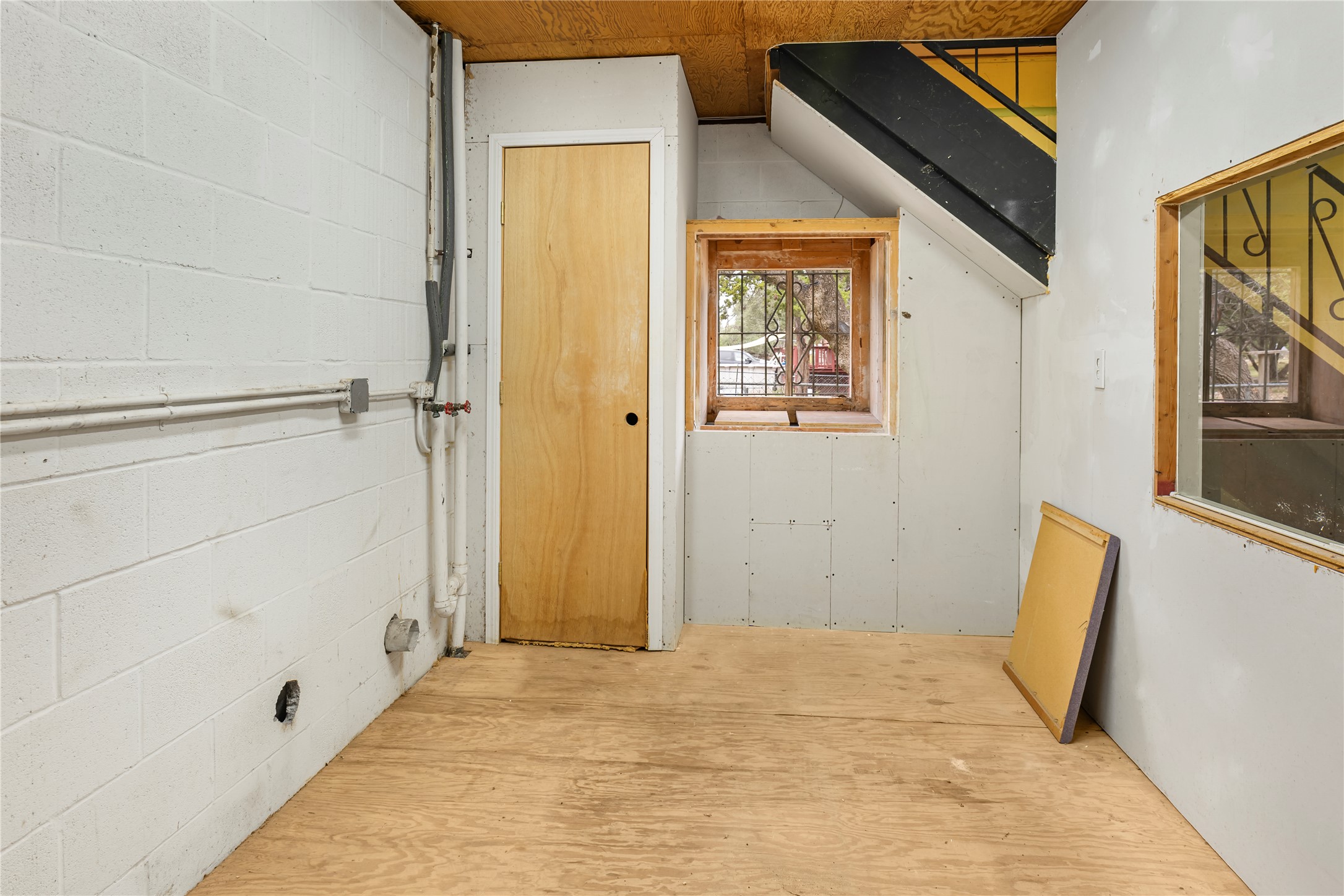 main property photo 20