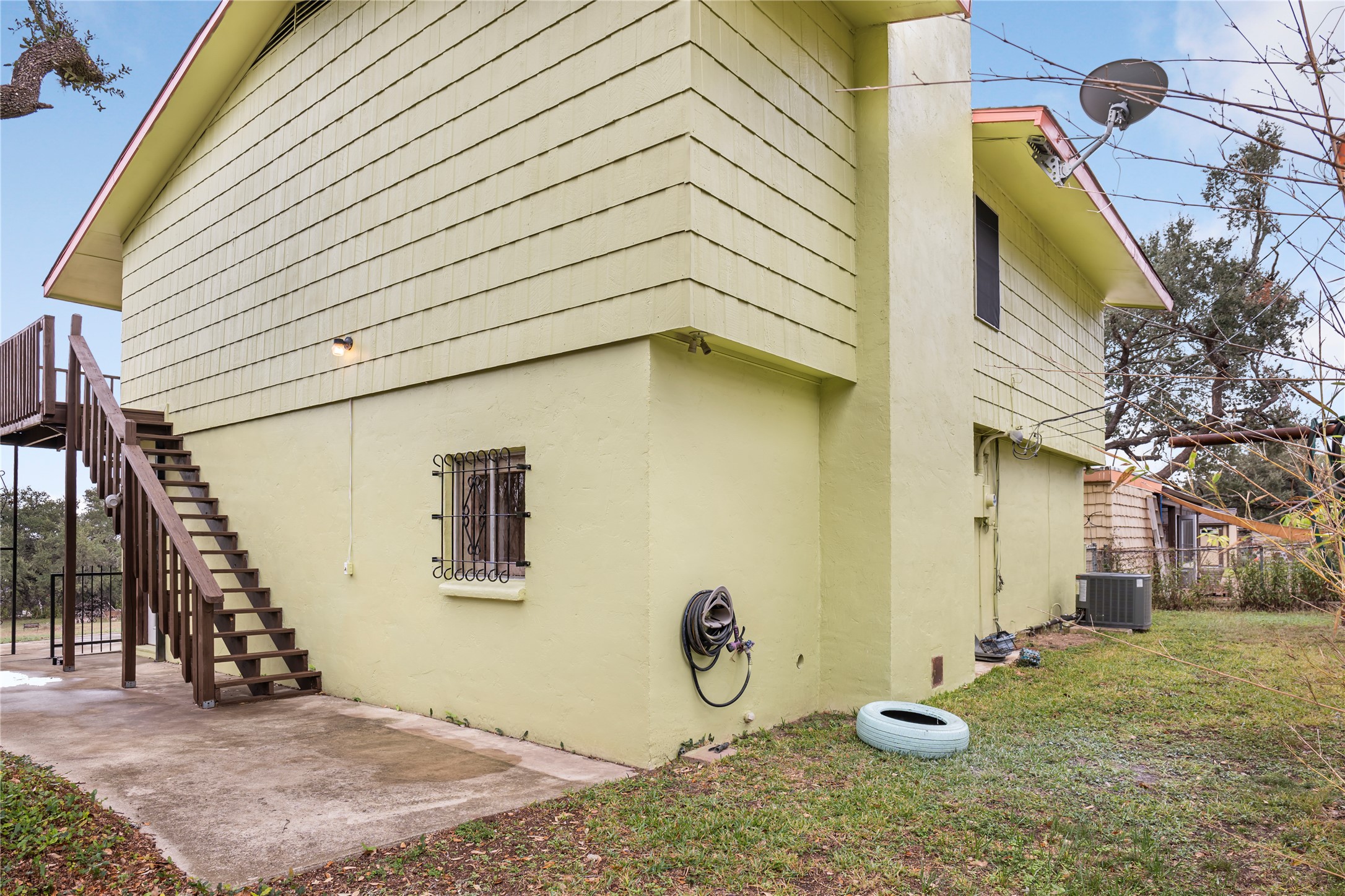 main property photo 5