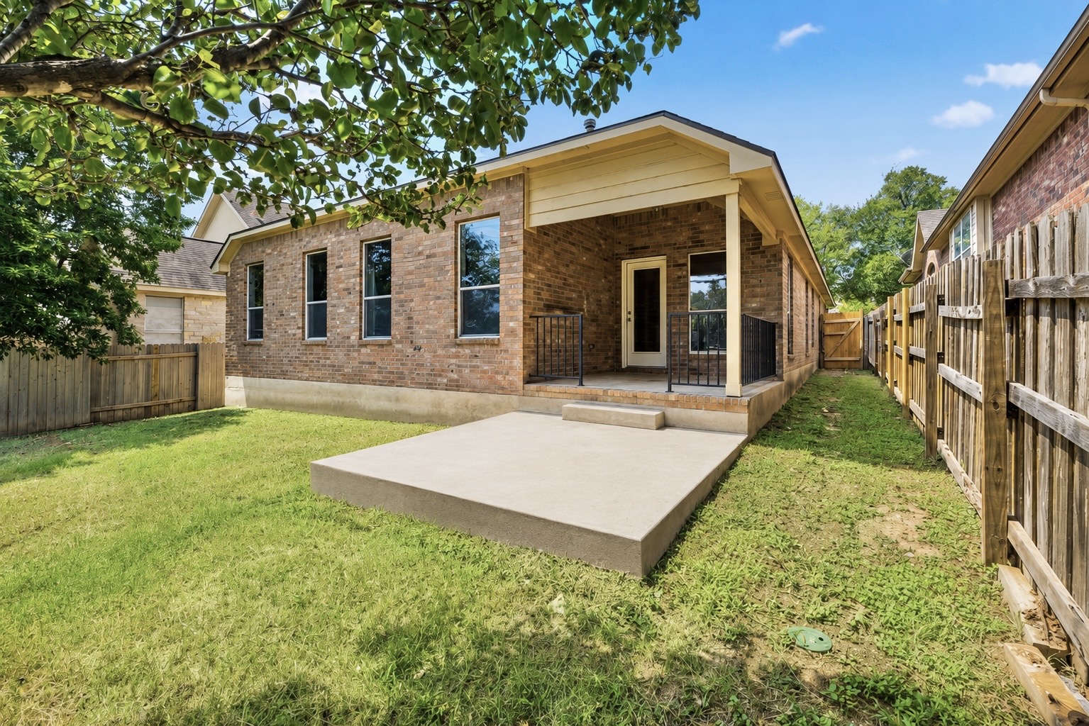 main property photo 33