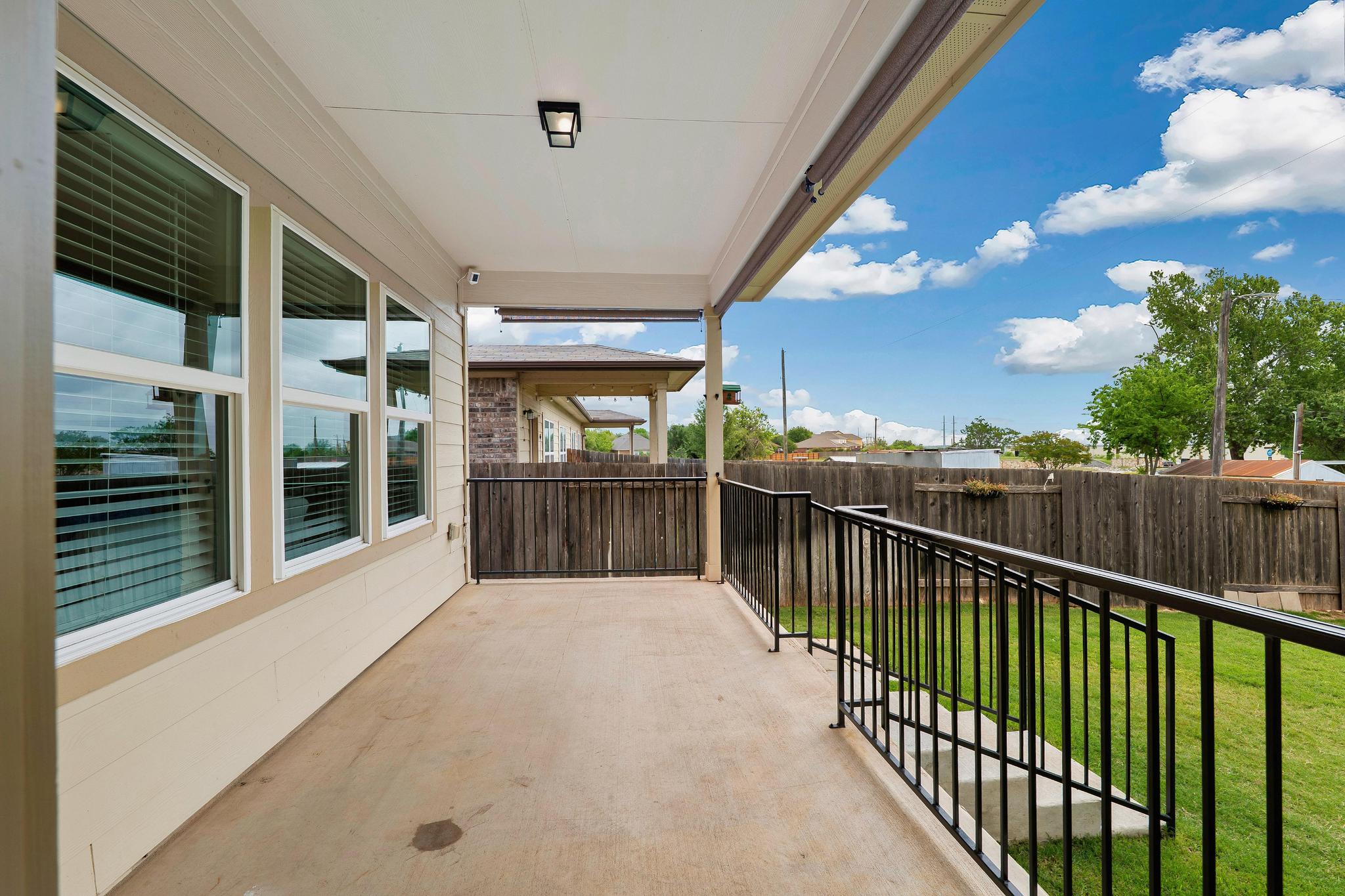 main property photo 28