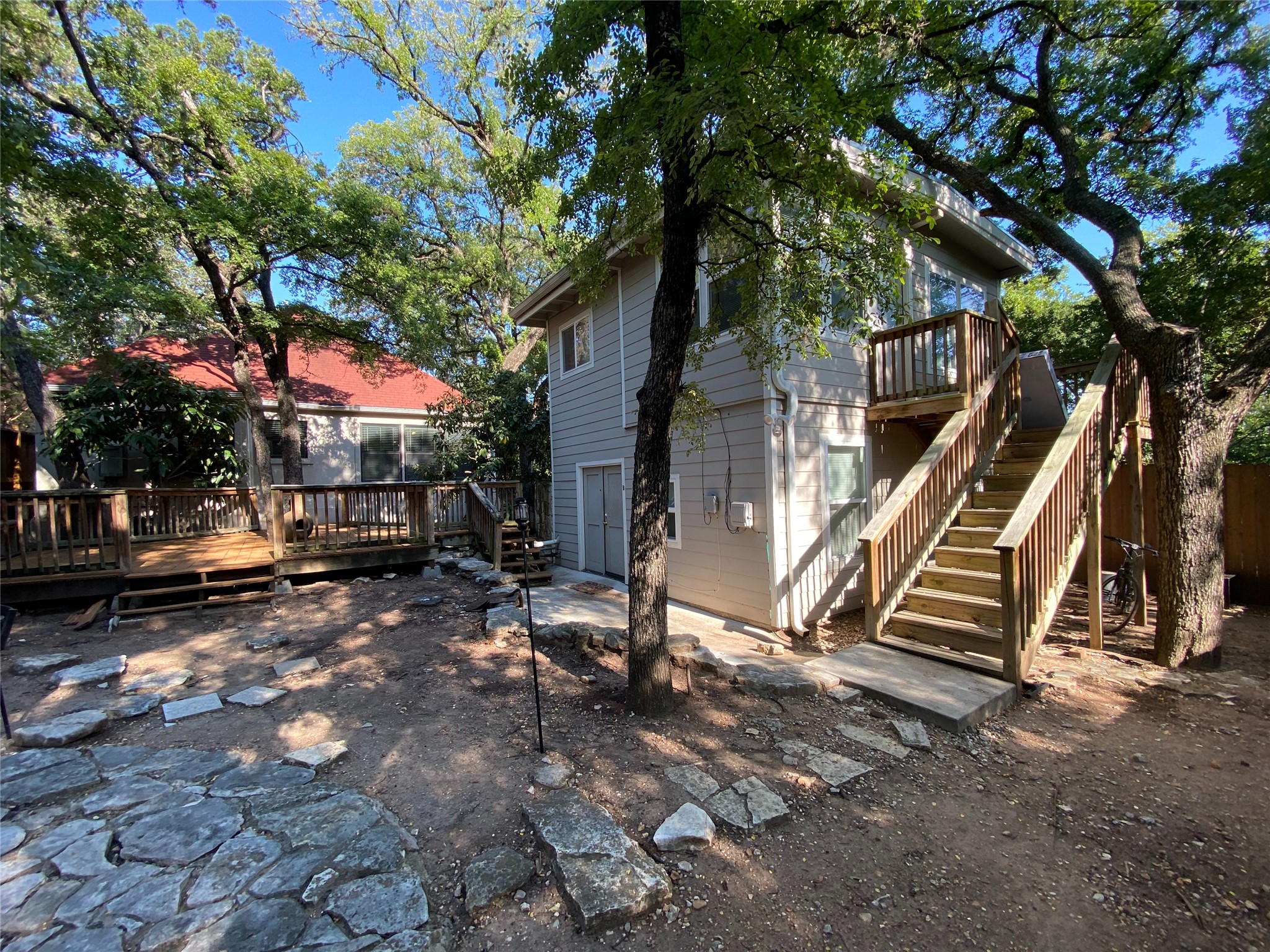 main property photo 19