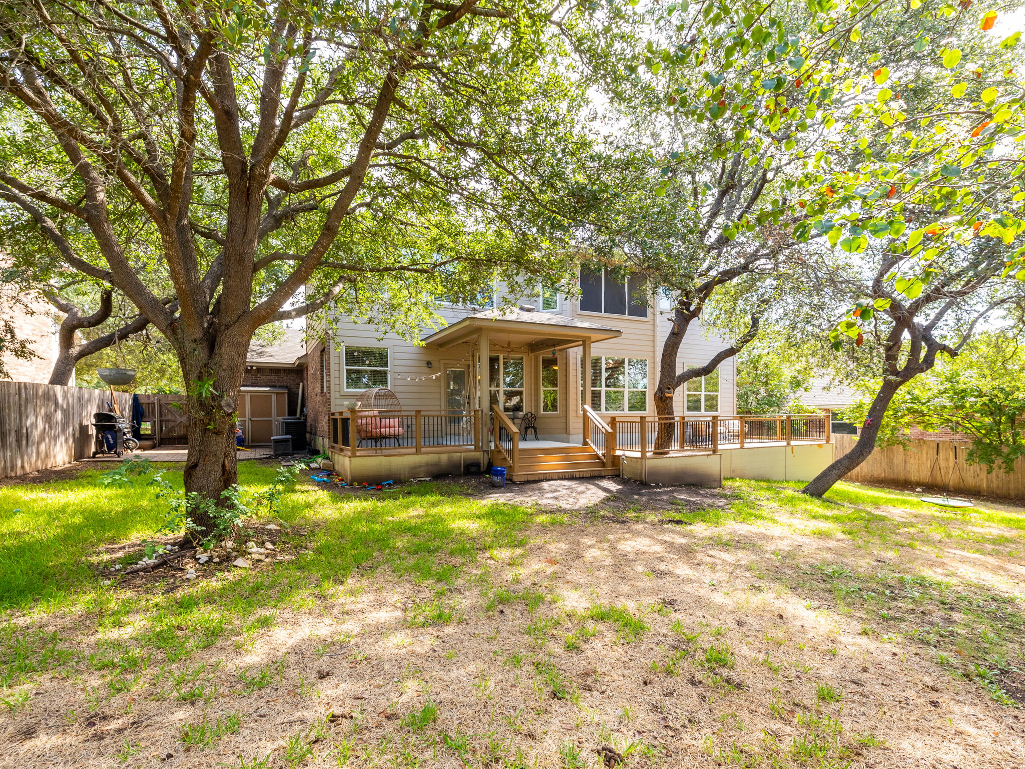 main property photo 28