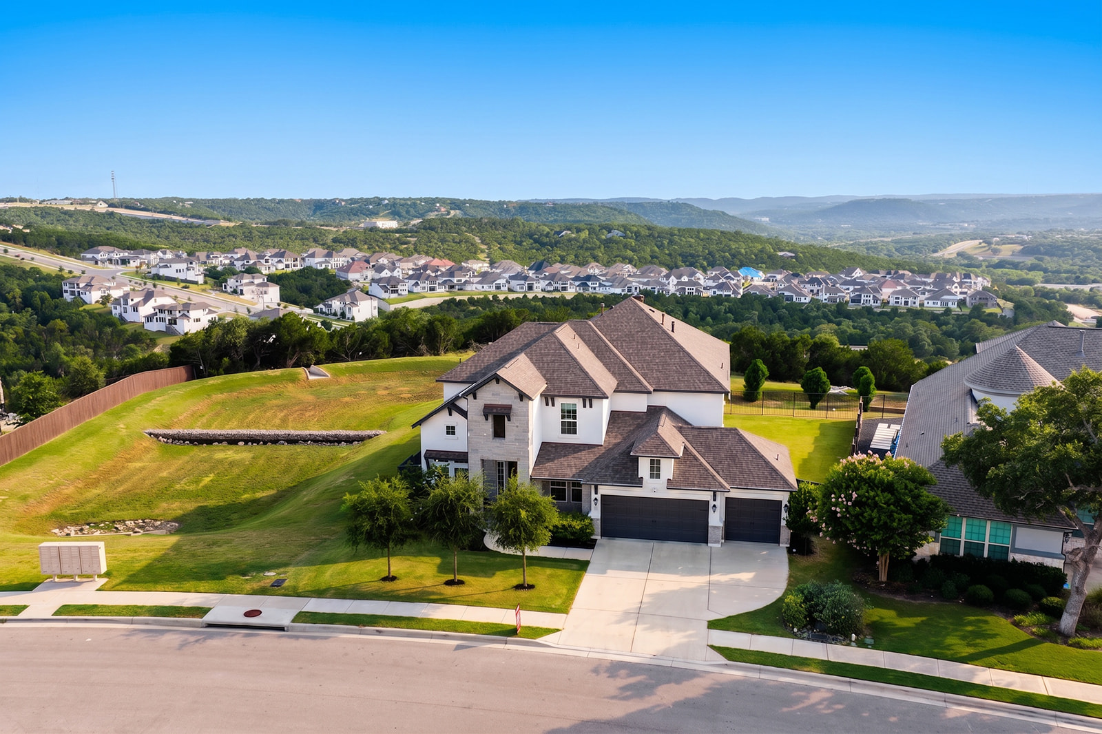 main property photo 32