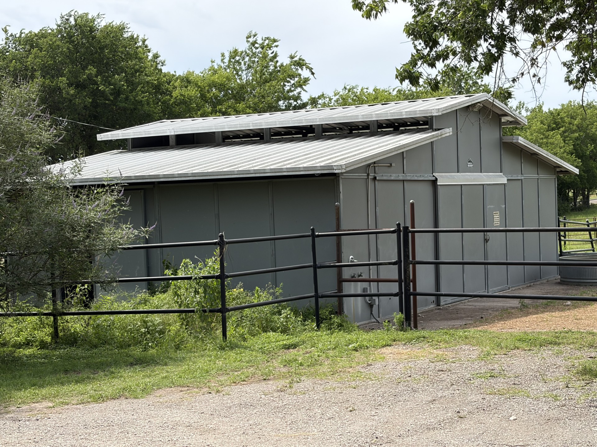 main property photo 11