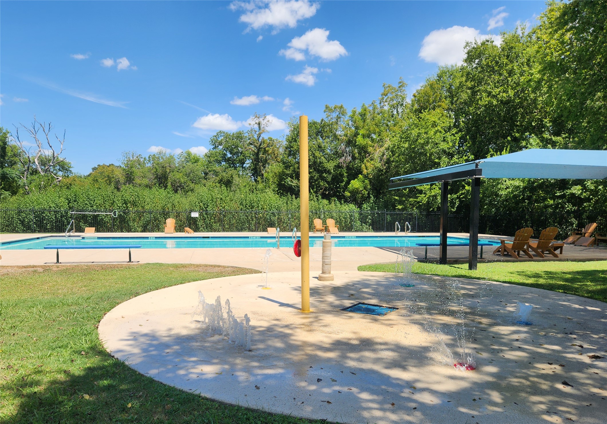 main property photo 17