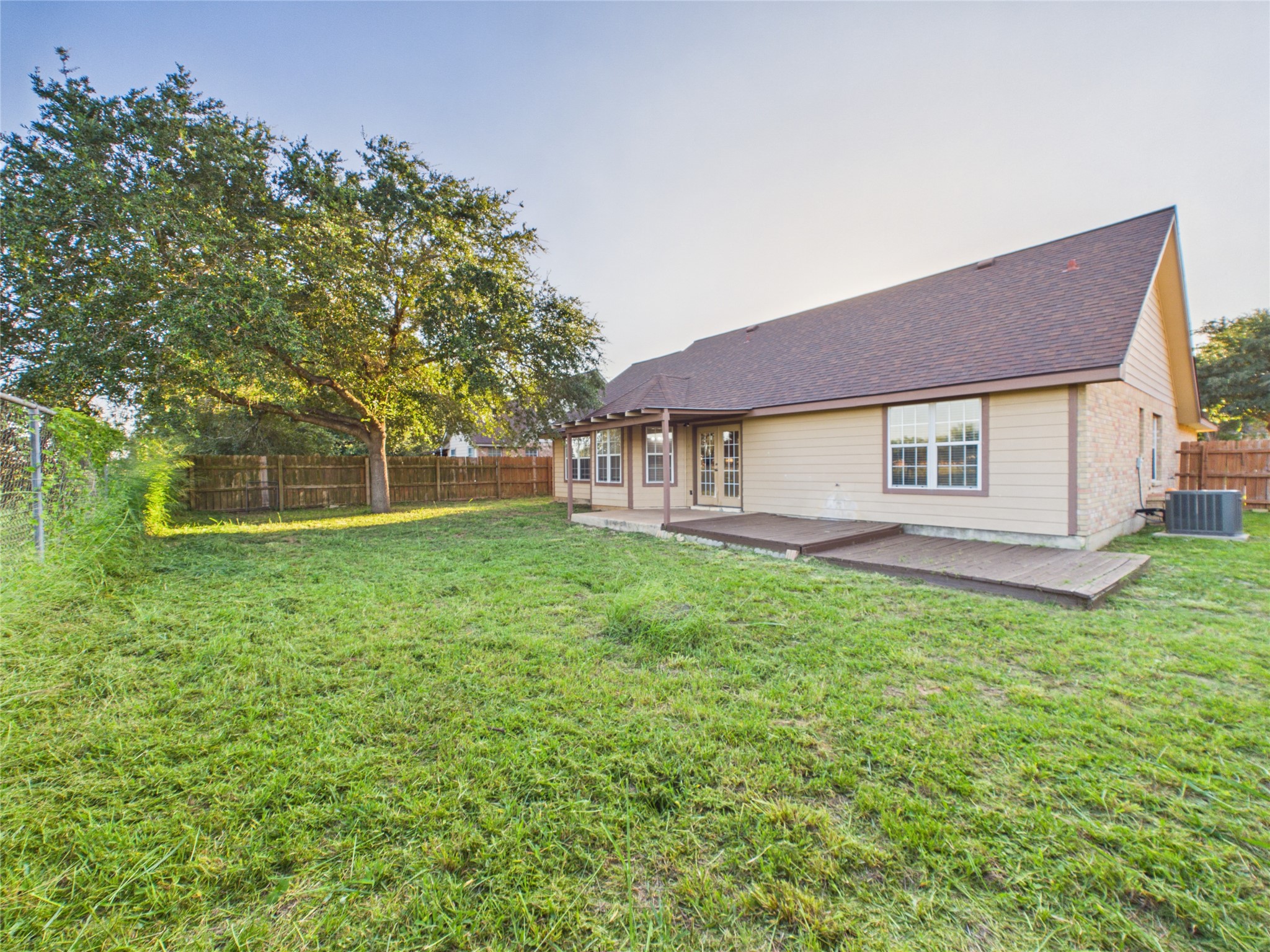 main property photo 28
