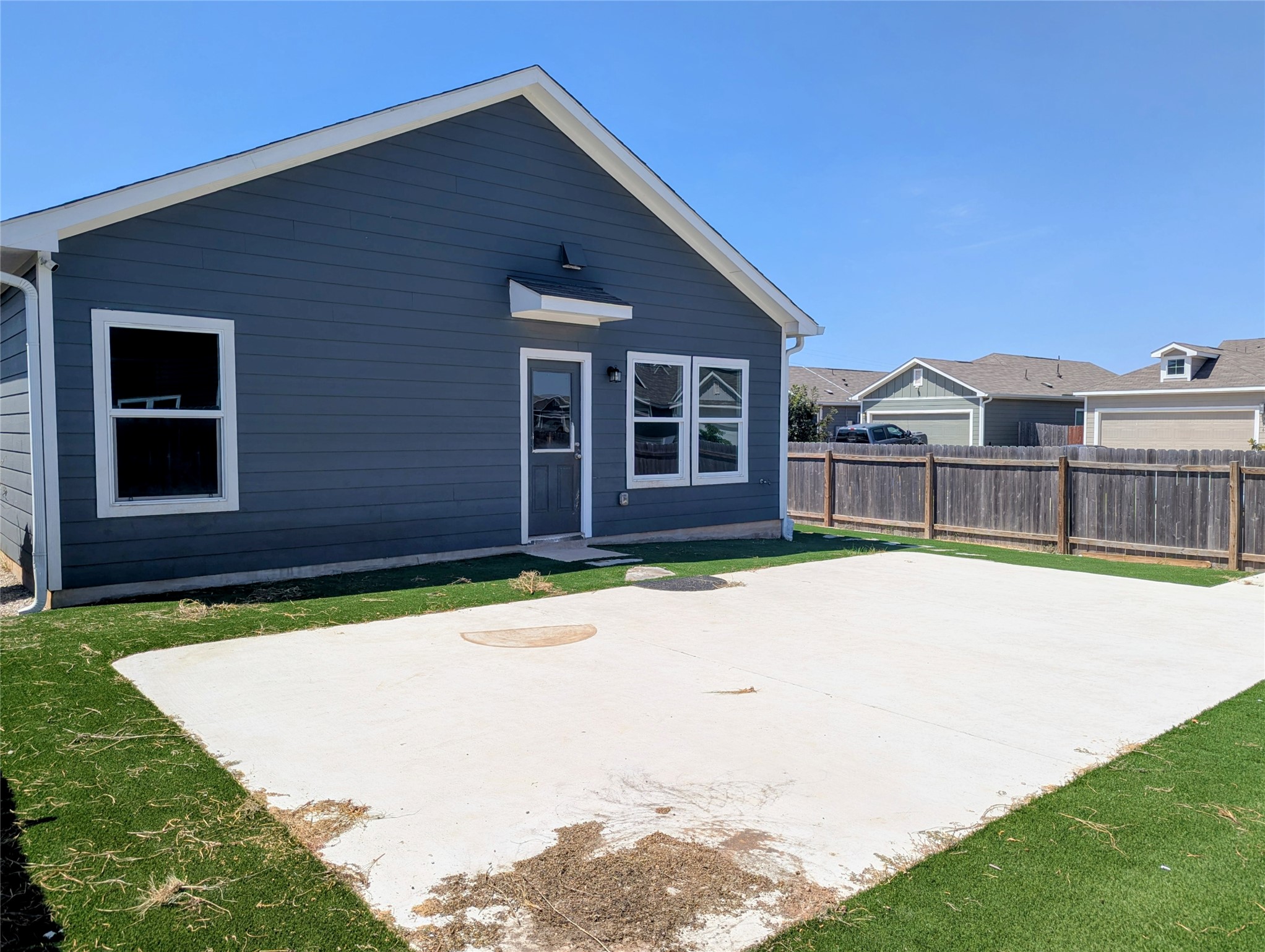 main property photo 13