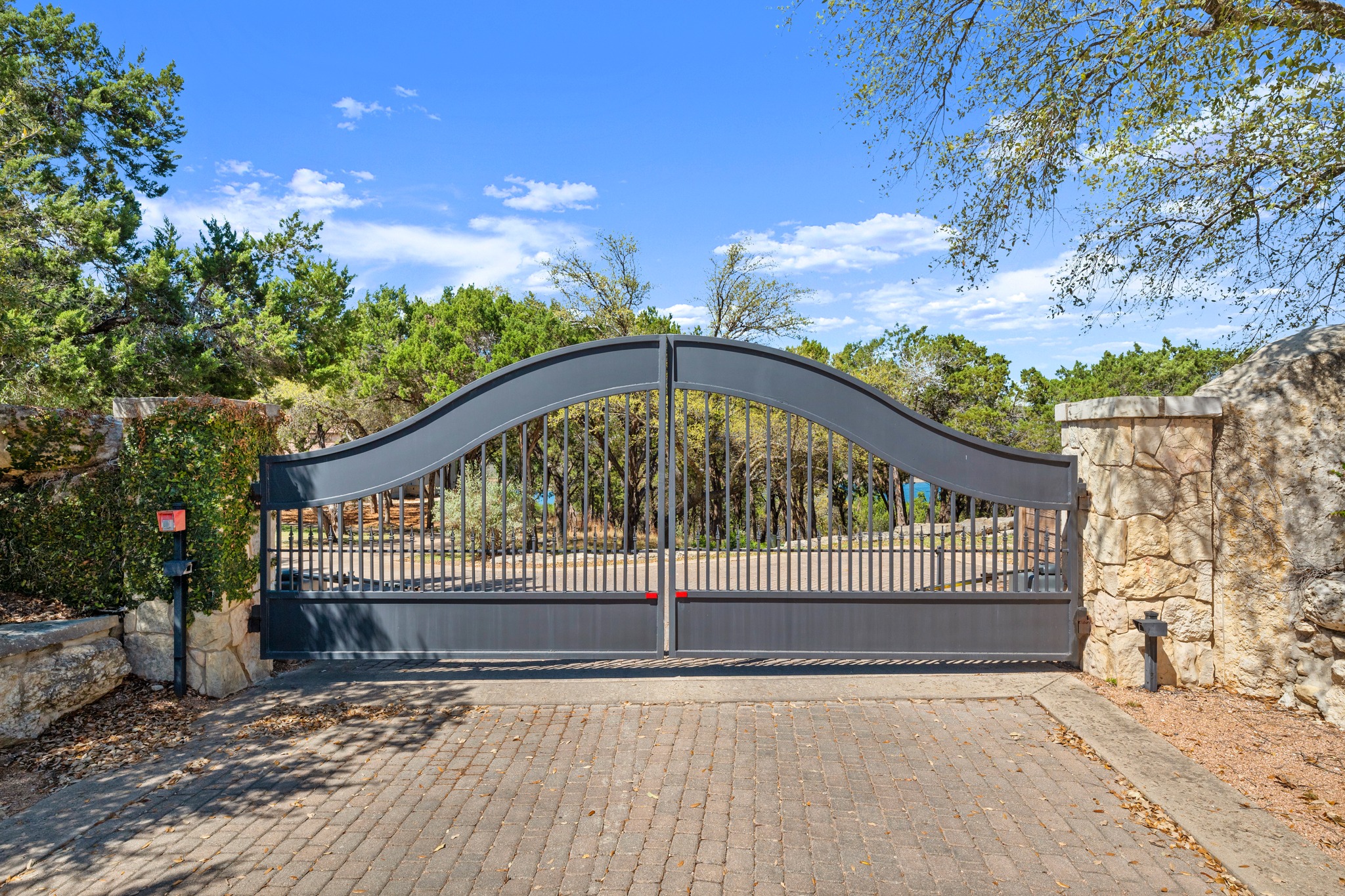 main property photo 17