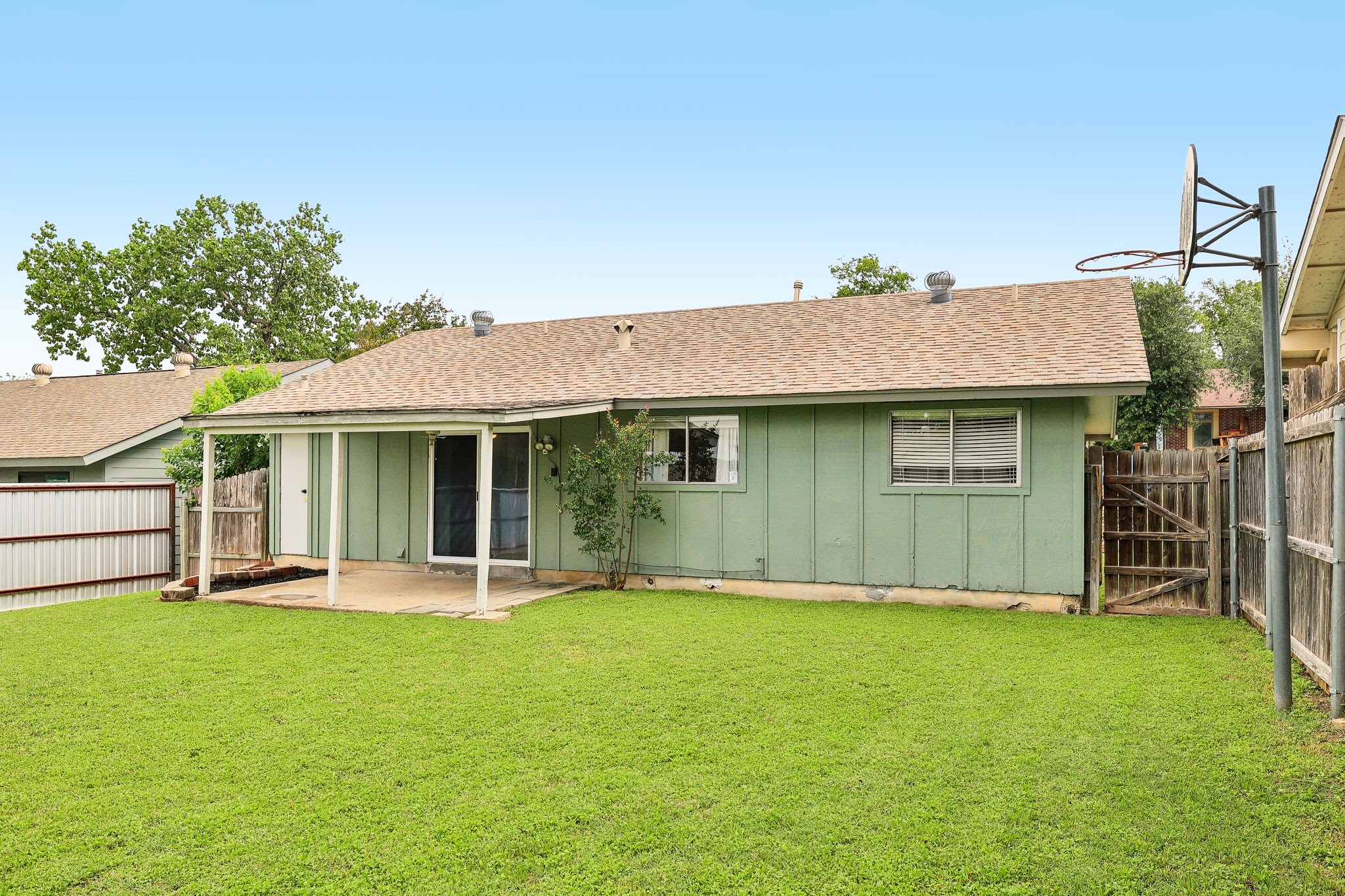 main property photo 26