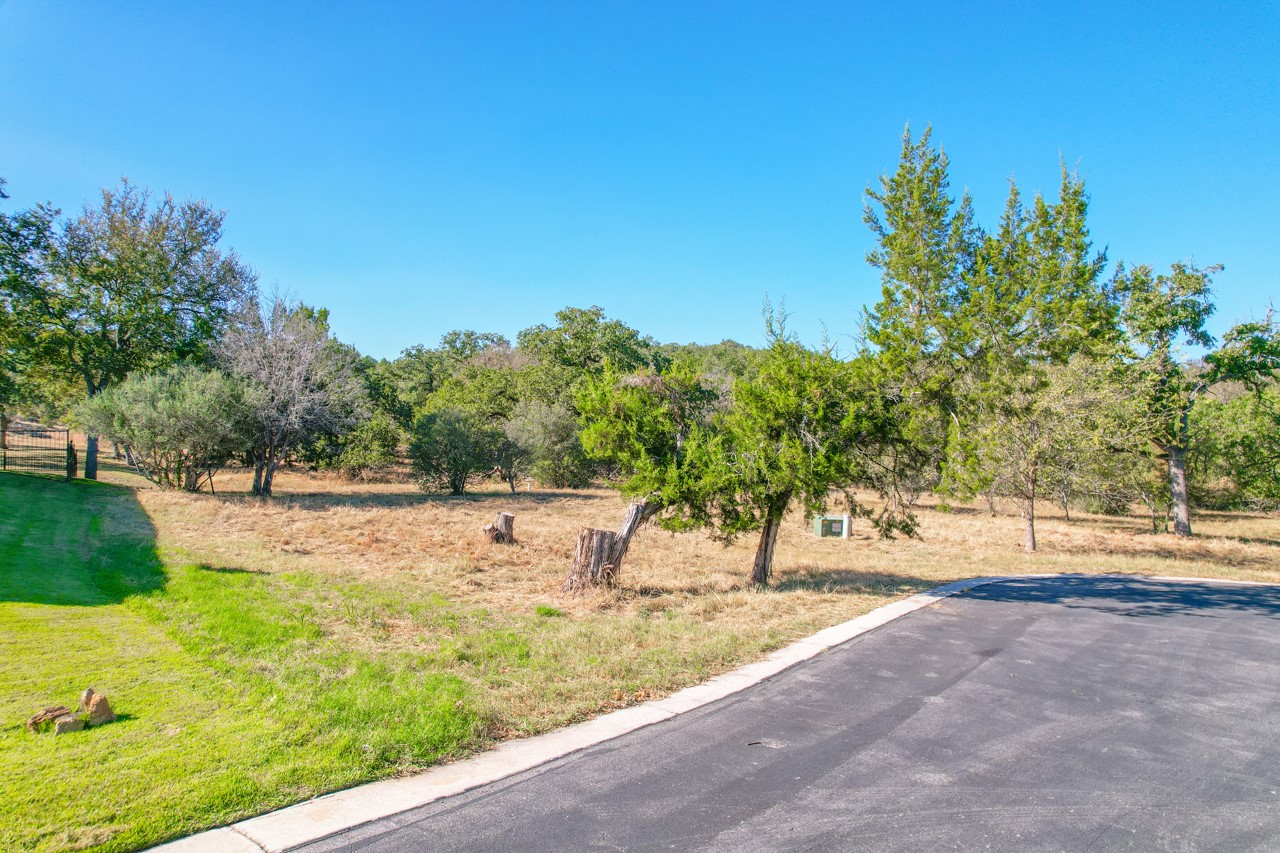 main property photo 11